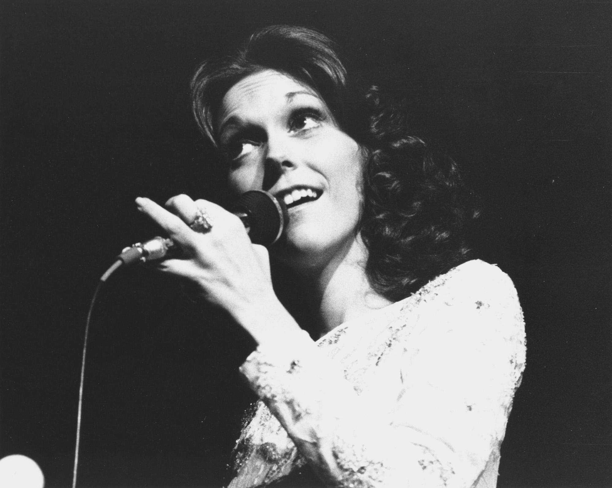 Karen Carpenter HD Wallpapers