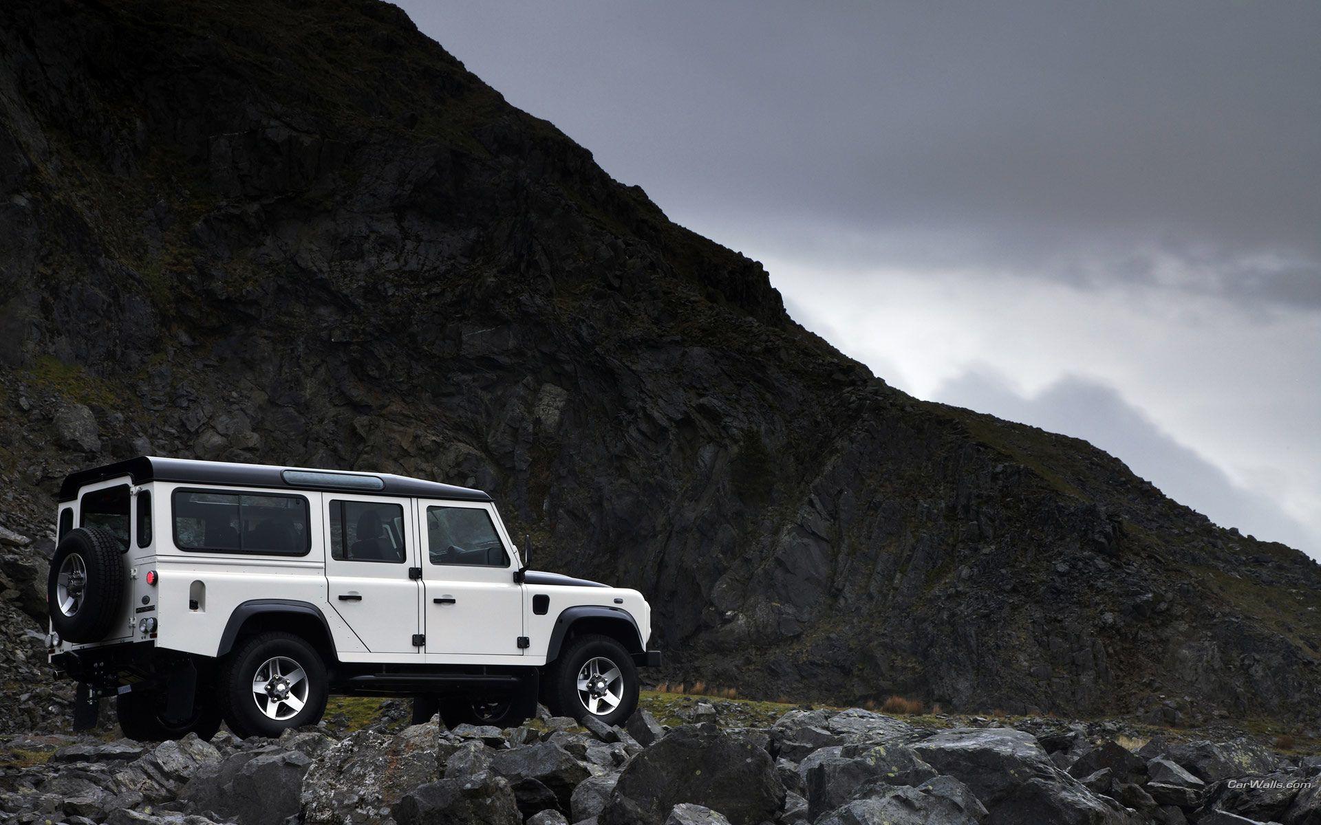 Land Rover Defender Wallpapers Group with 35 items