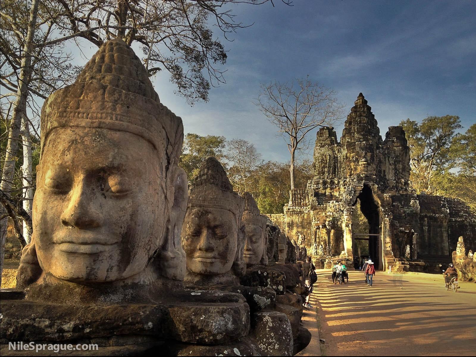 Photos: Bayon & Angkor Thom, Siem Reap, Cambodia