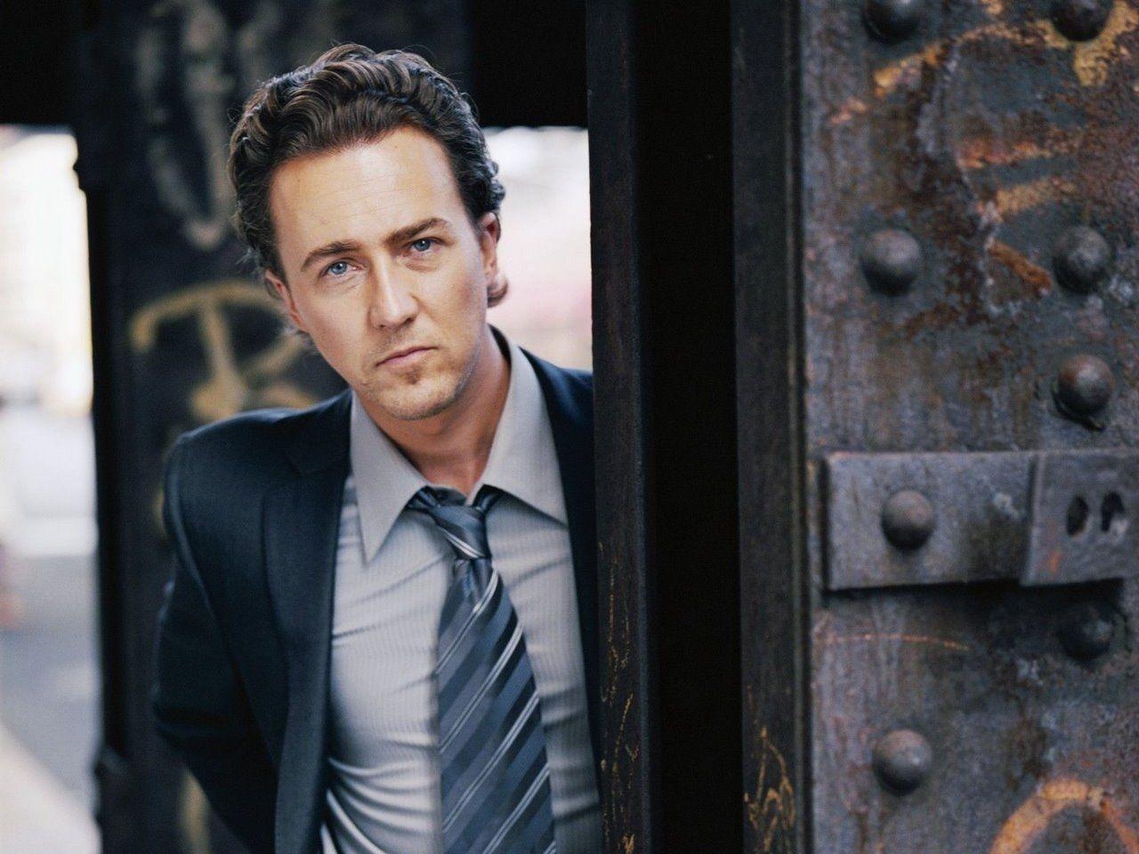 QQ Wallpapers: Edward Norton Wallpapers and Image