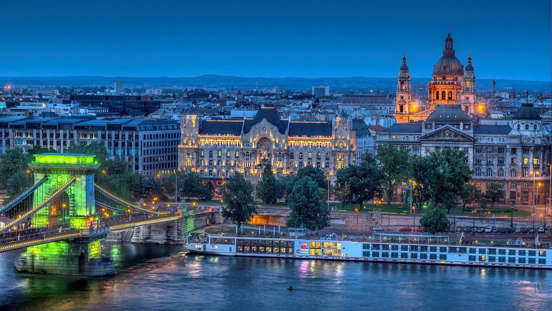 Beautiful evening in Budapest, Hungary wallpapers and image