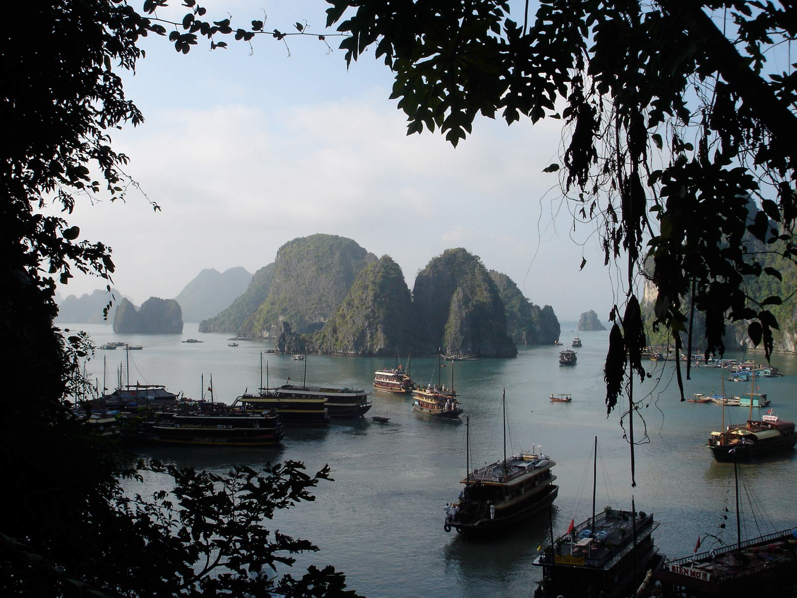 Halong Bay Vietnam wallpapers HD backgrounds download desktop