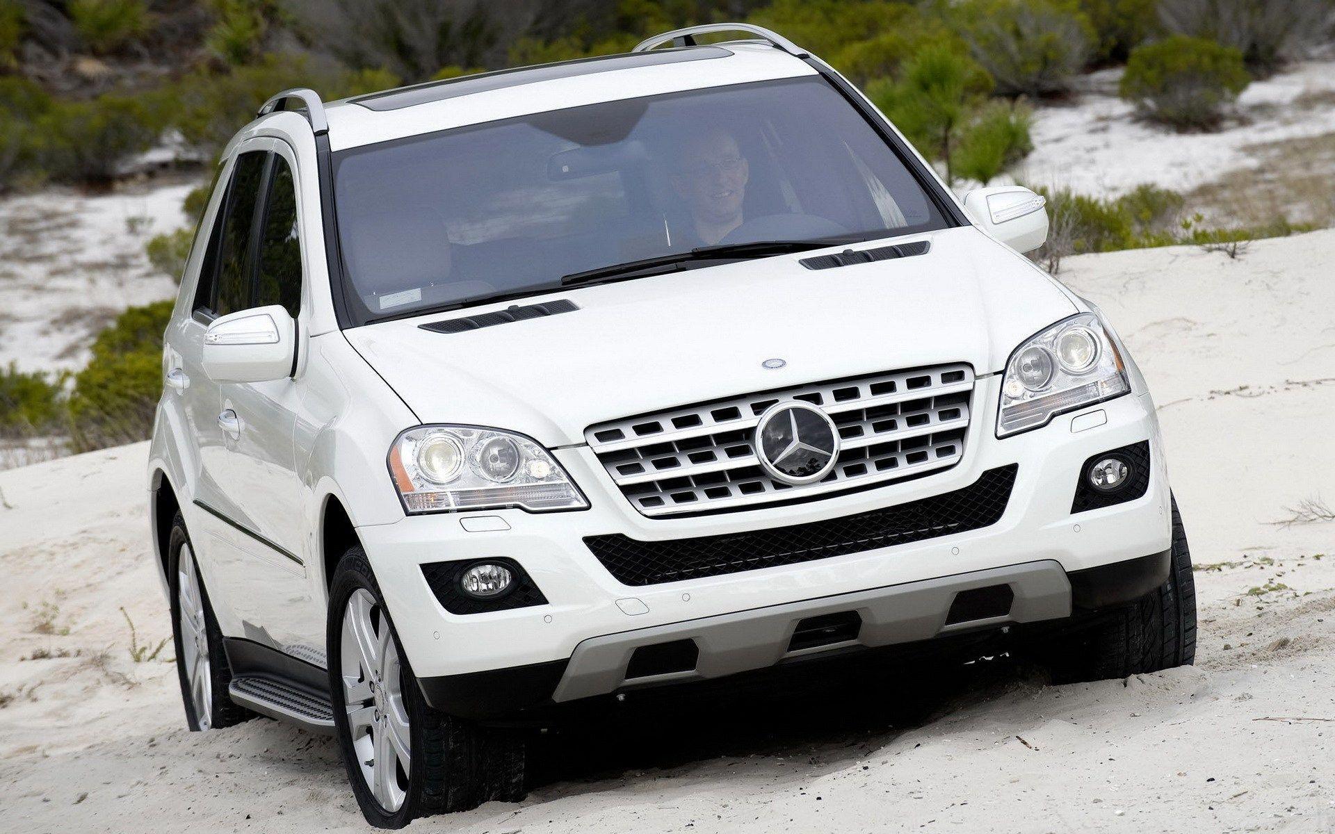 Mercedes Benz Ml320 Wallpapers And Image Wallpapers Pictures