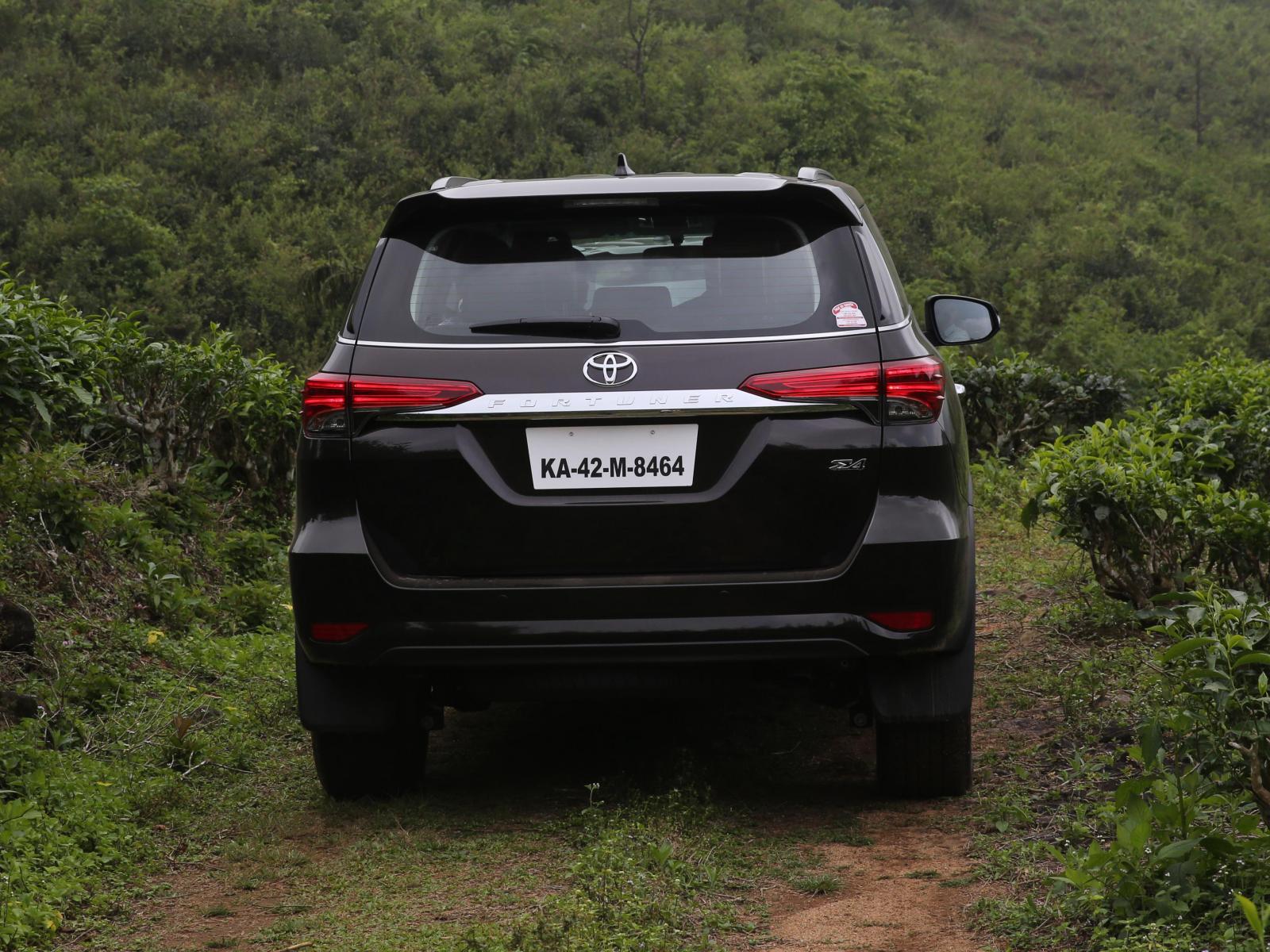 Toyota Fortuner wallpapers, free download