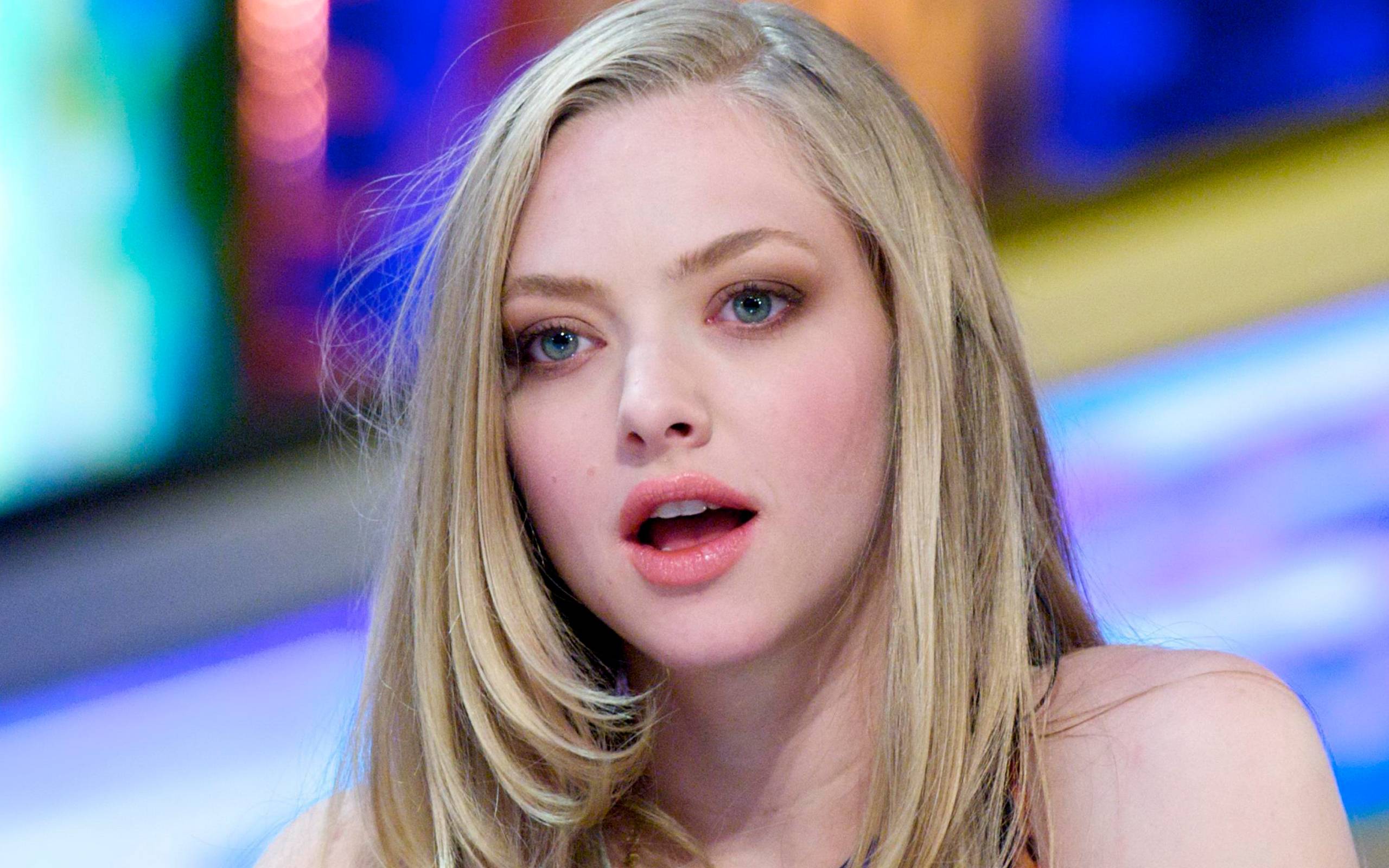 Amanda Seyfried Wallpapers