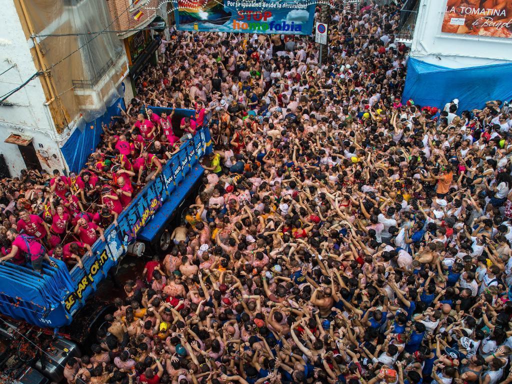 BUCKET LIST: Tomato Throwing ‘Tomatina’ Festival