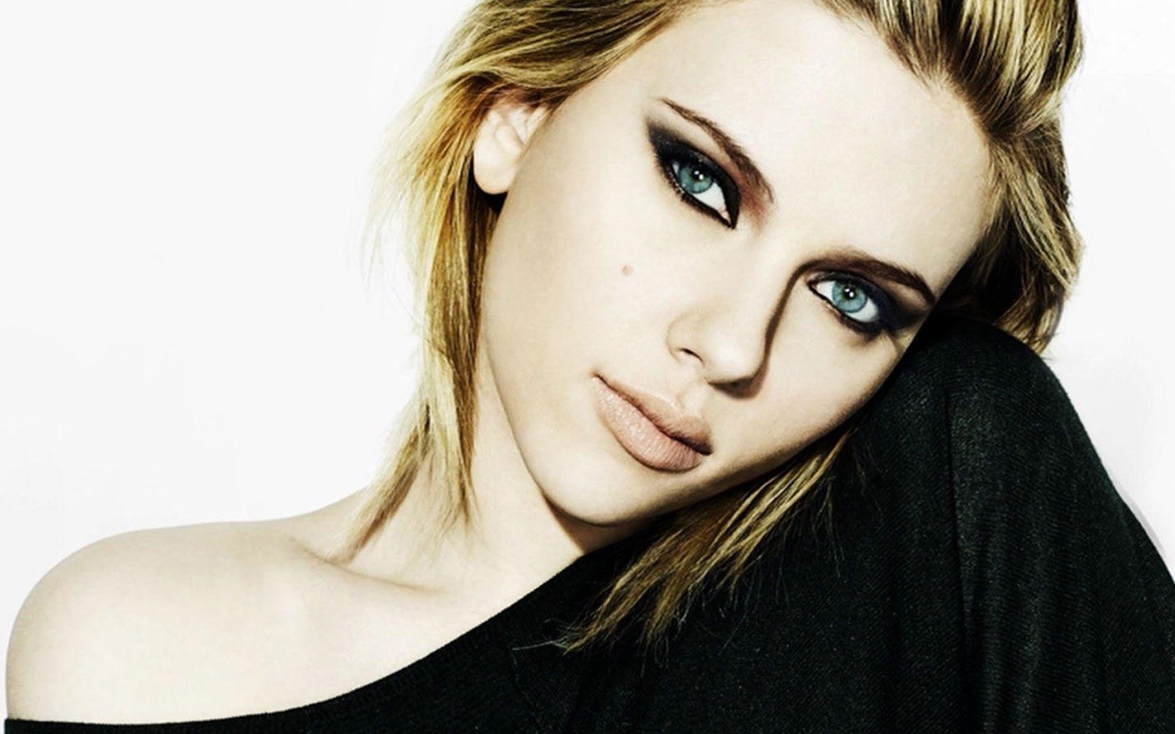 Scarlett Johansson Wallpapers