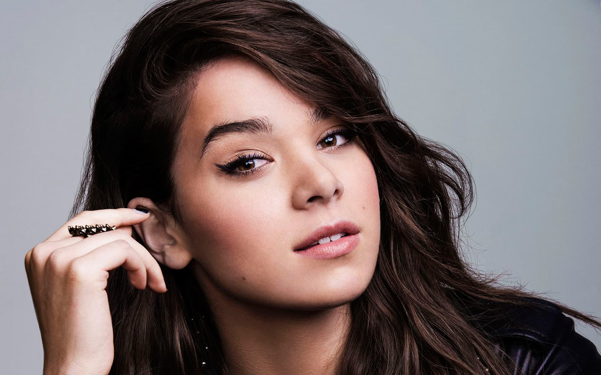 16+ Hailee Steinfeld wallpapers High Quality Resolution Download