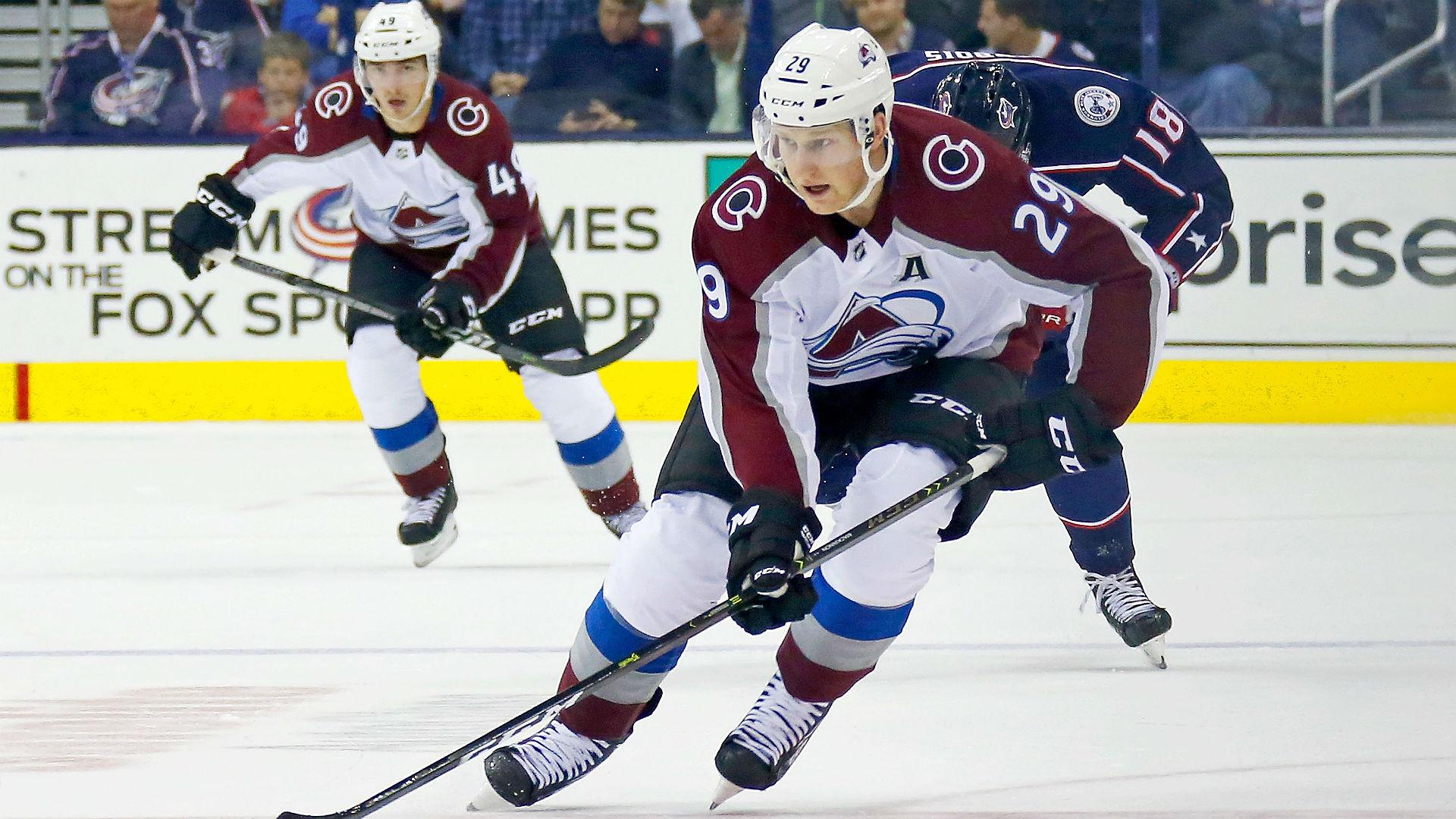 Colorado’s Nathan MacKinnon sets franchise record for longest season