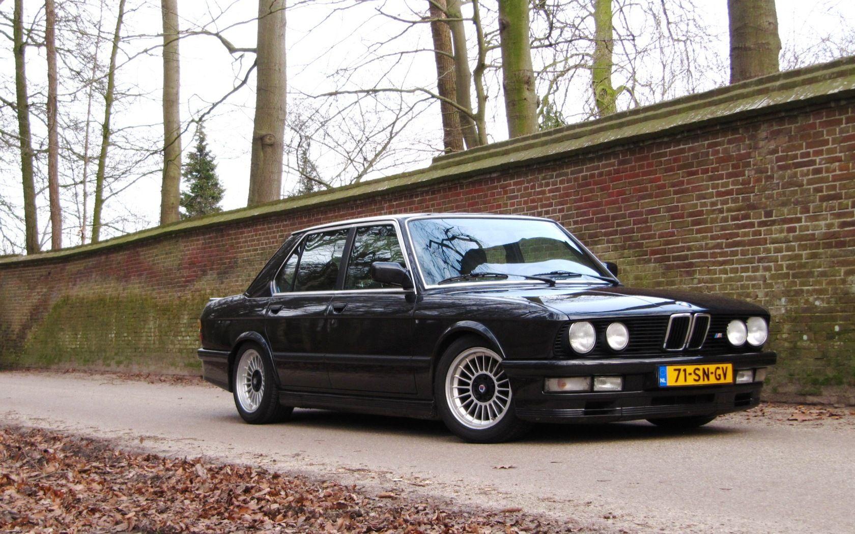 E28