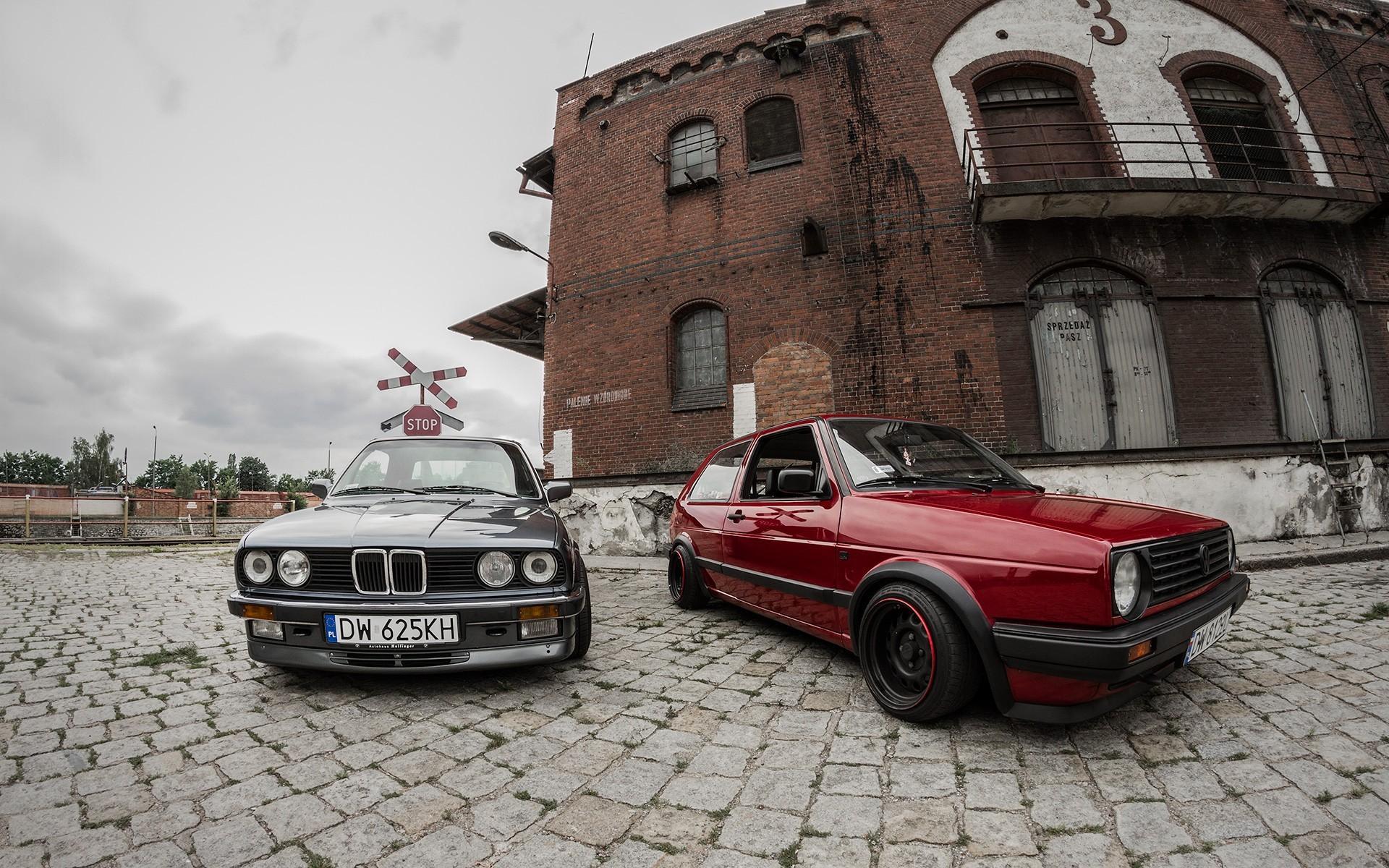 Black BMW and red Volkswagen HD desktop wallpapers : Widescreen