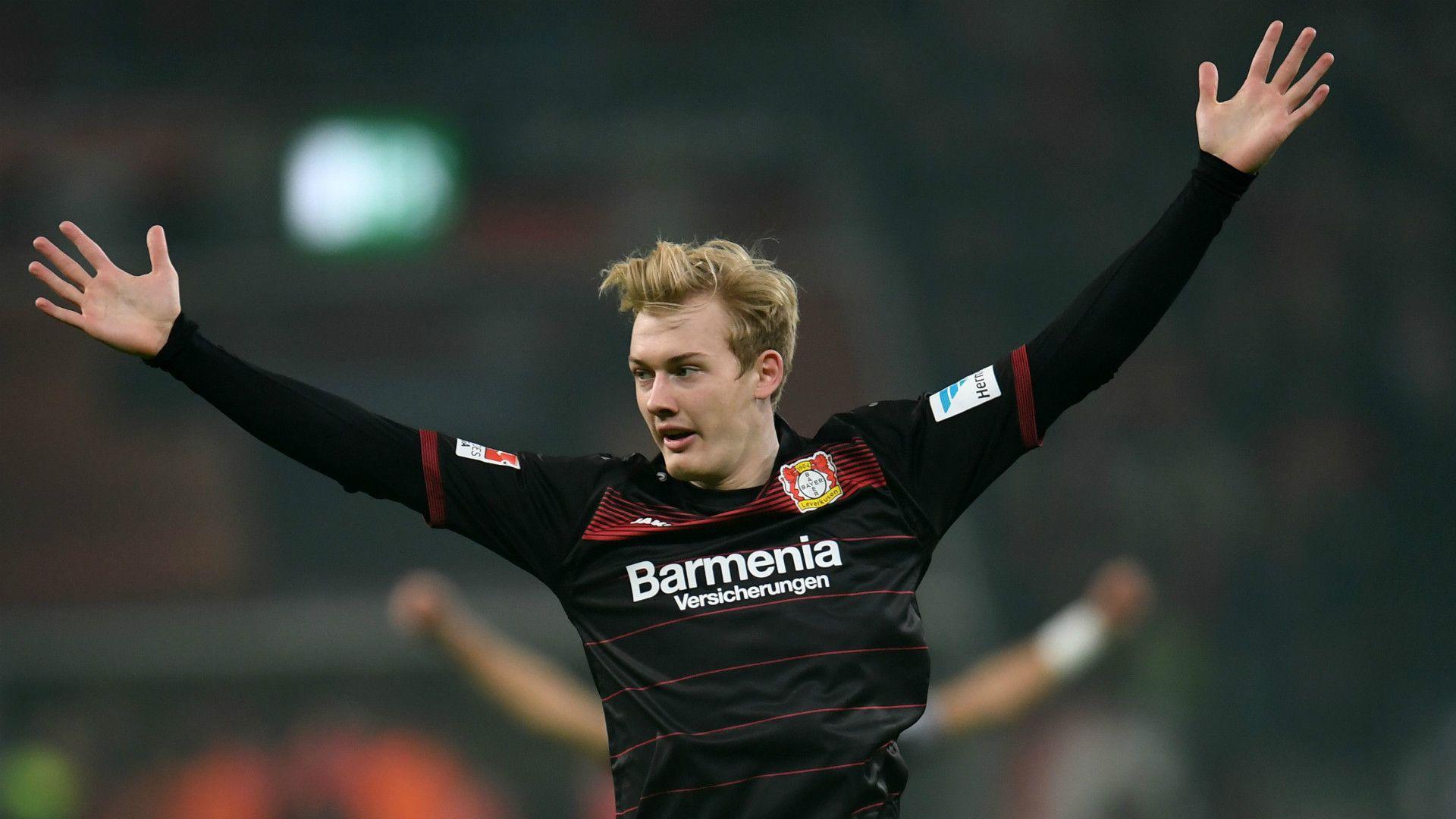 Liverpool & Bayern target Brandt signs new Leverkusen contract