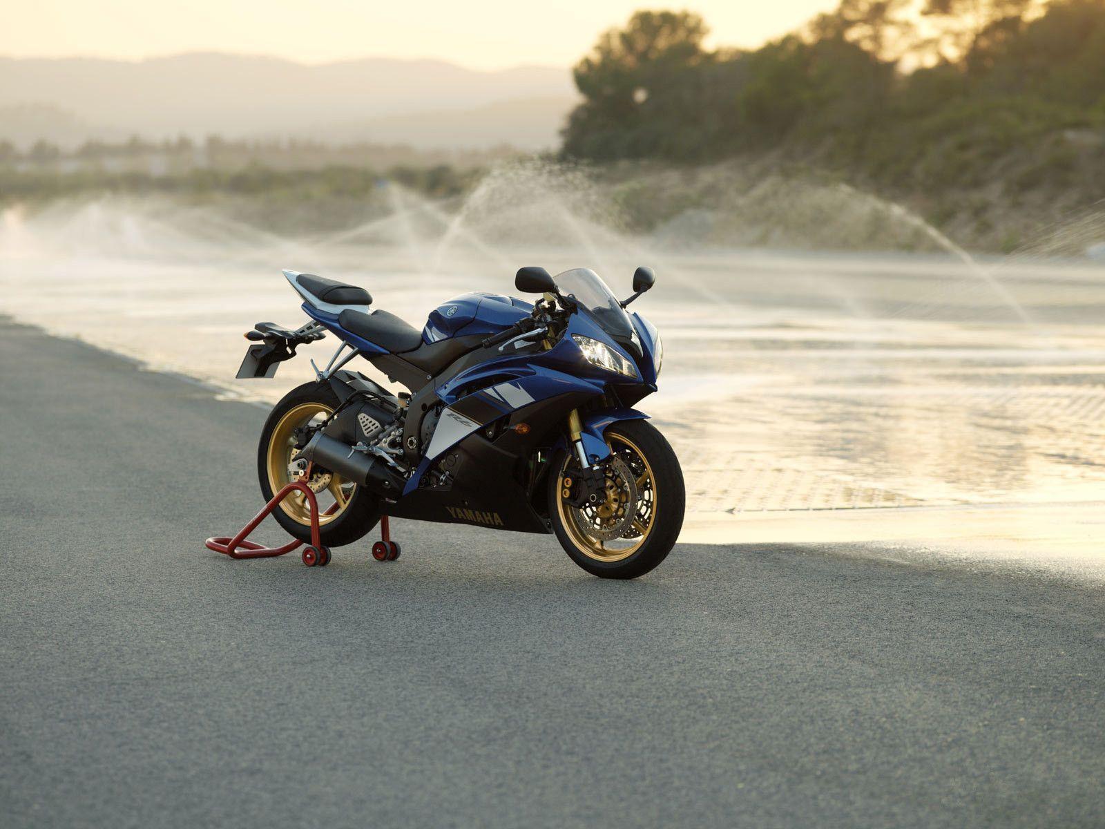 Yamaha R6 Wallpapers