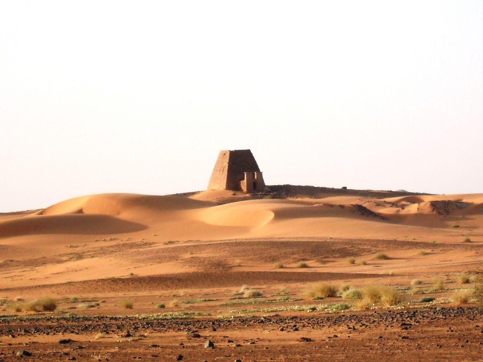 Alien in Sudan: Bajrawia,Meroe,Northern Sudan