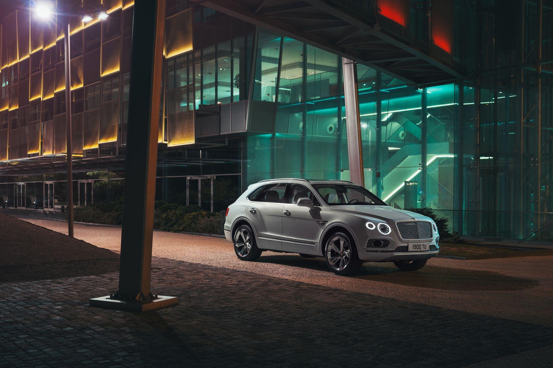 Bentley Bentayga Plug