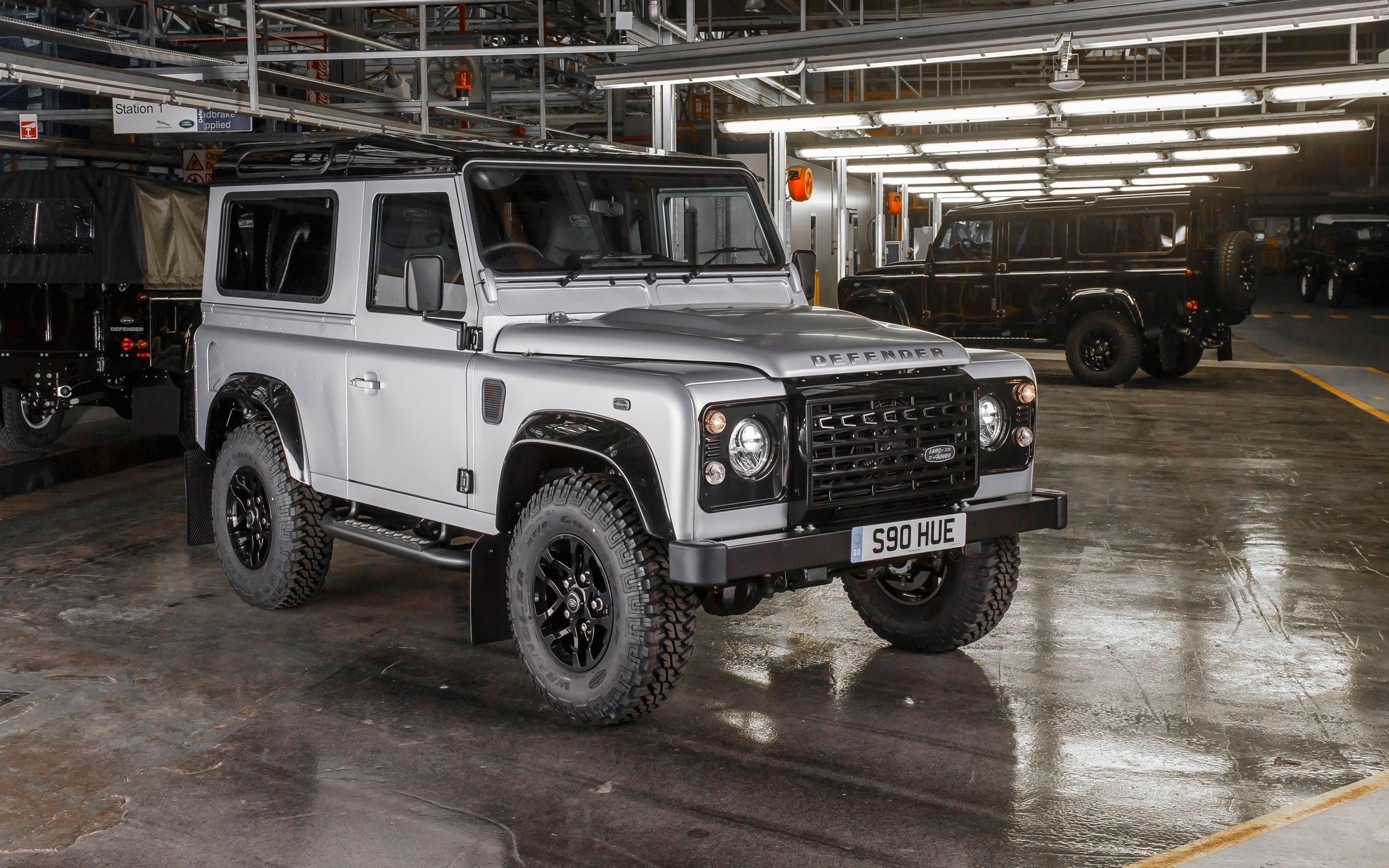 2015 Land Rover Defender Wallpapers