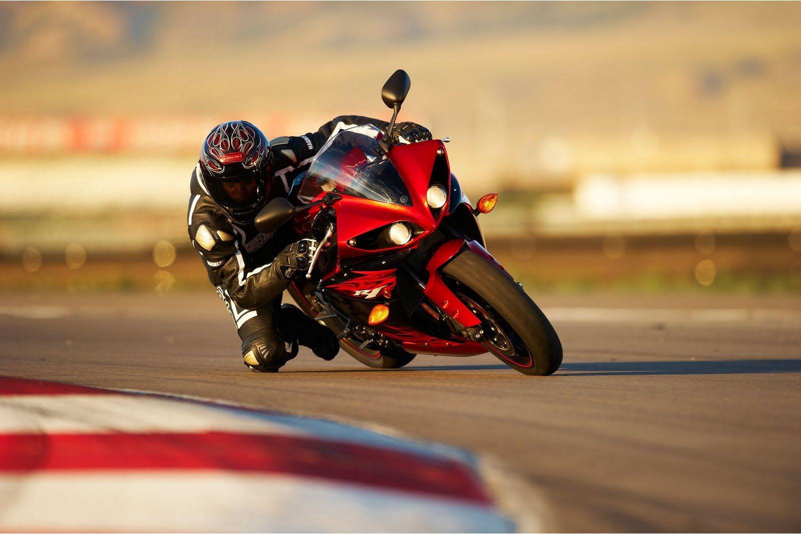 Biker Wallpapers: Gambar Motor Sport Yamaha Terbaru 2011 YZF