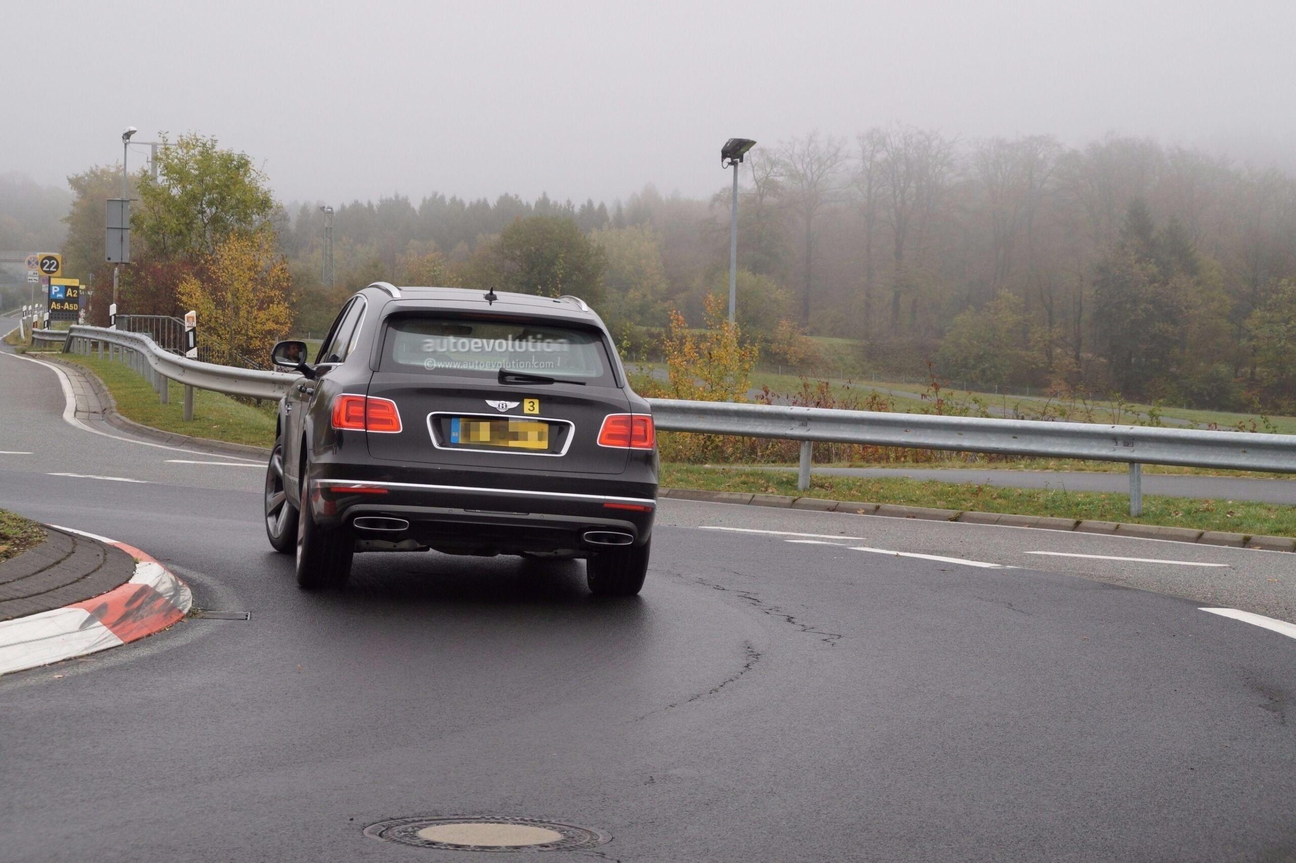 2019 Bentley Bentayga PHEV Reveals EV Mode Button In Newest Spy