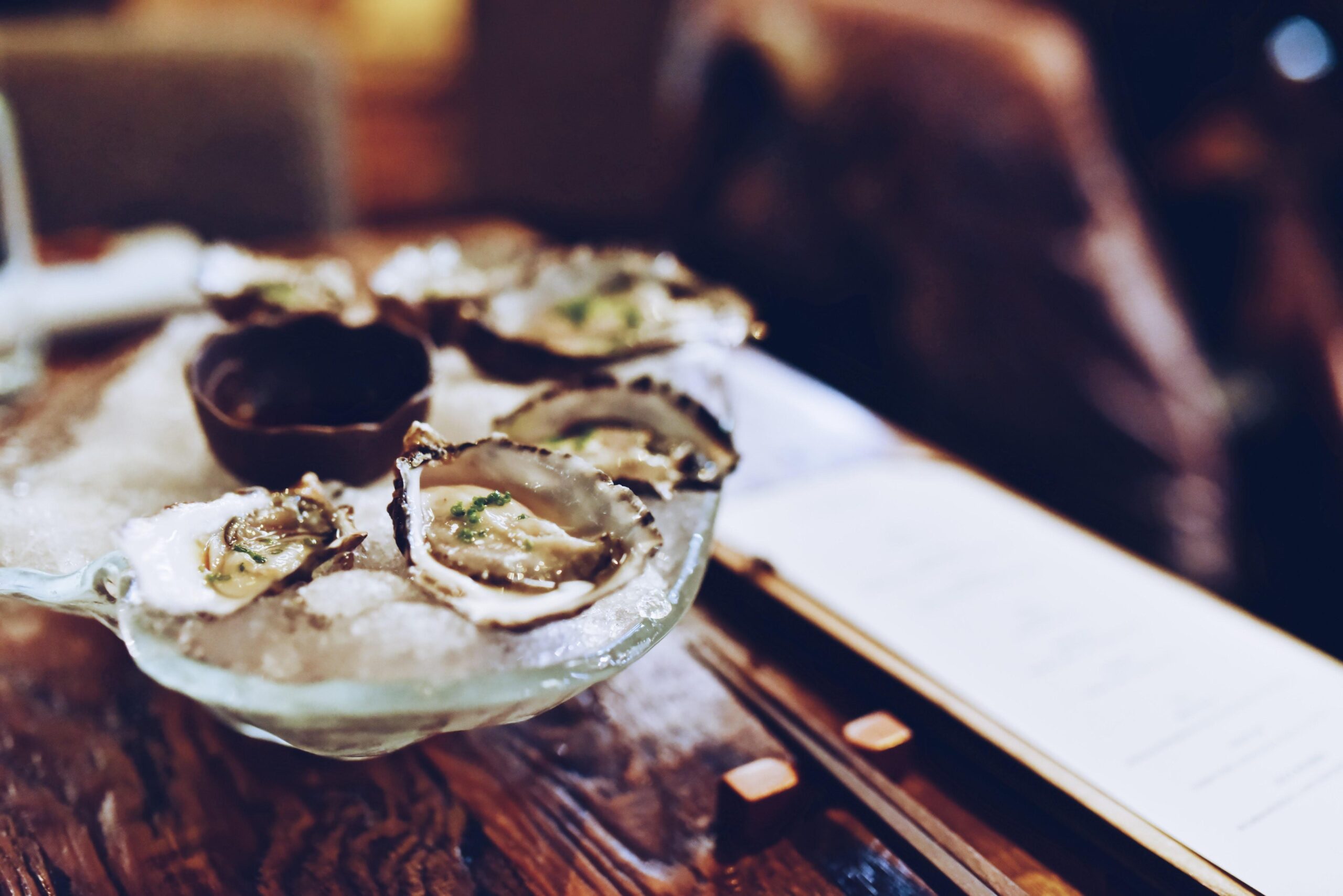 shallow focus photography of oysters on bowl photo – Free