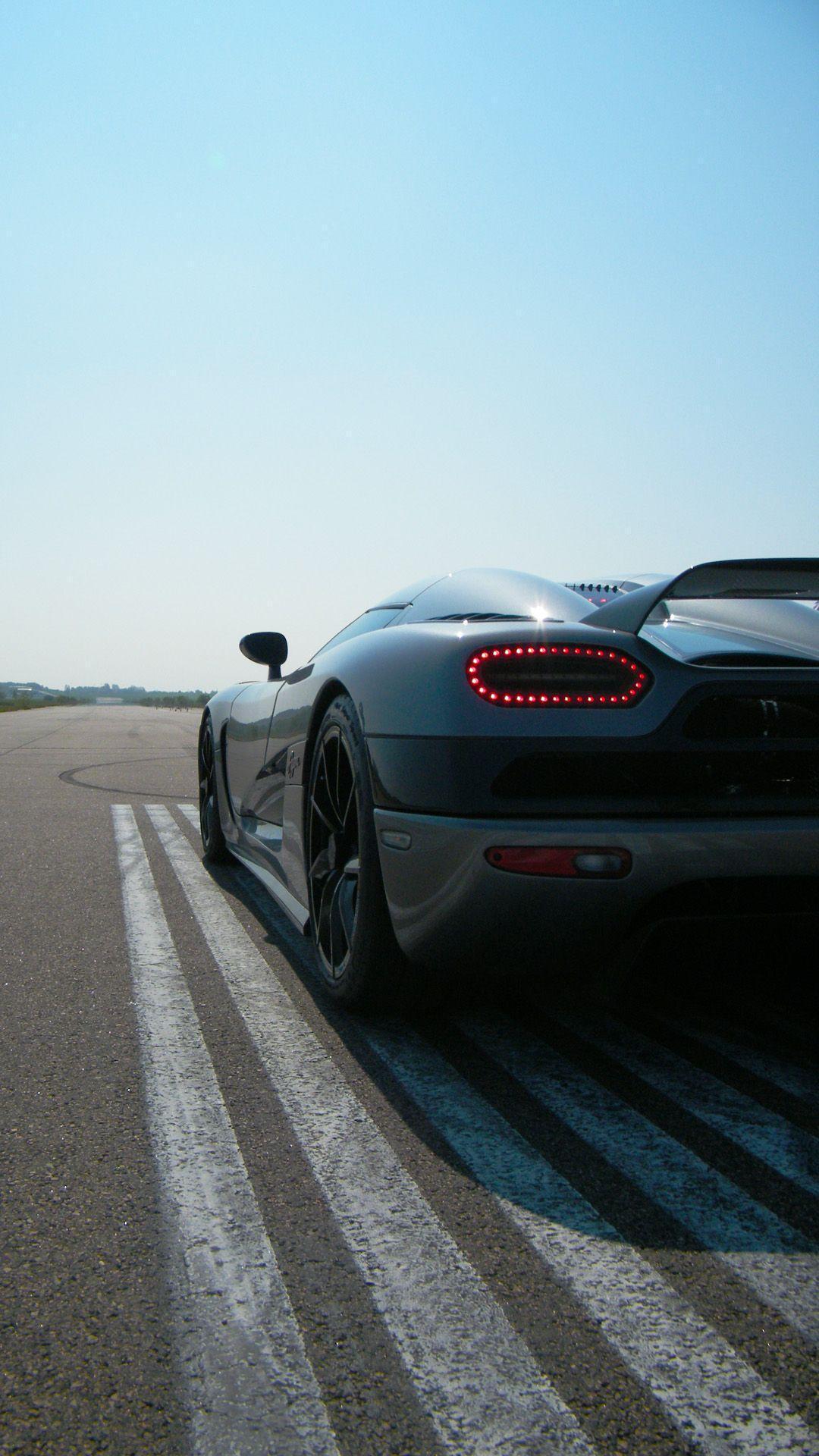 Black Koenigsegg Agera R