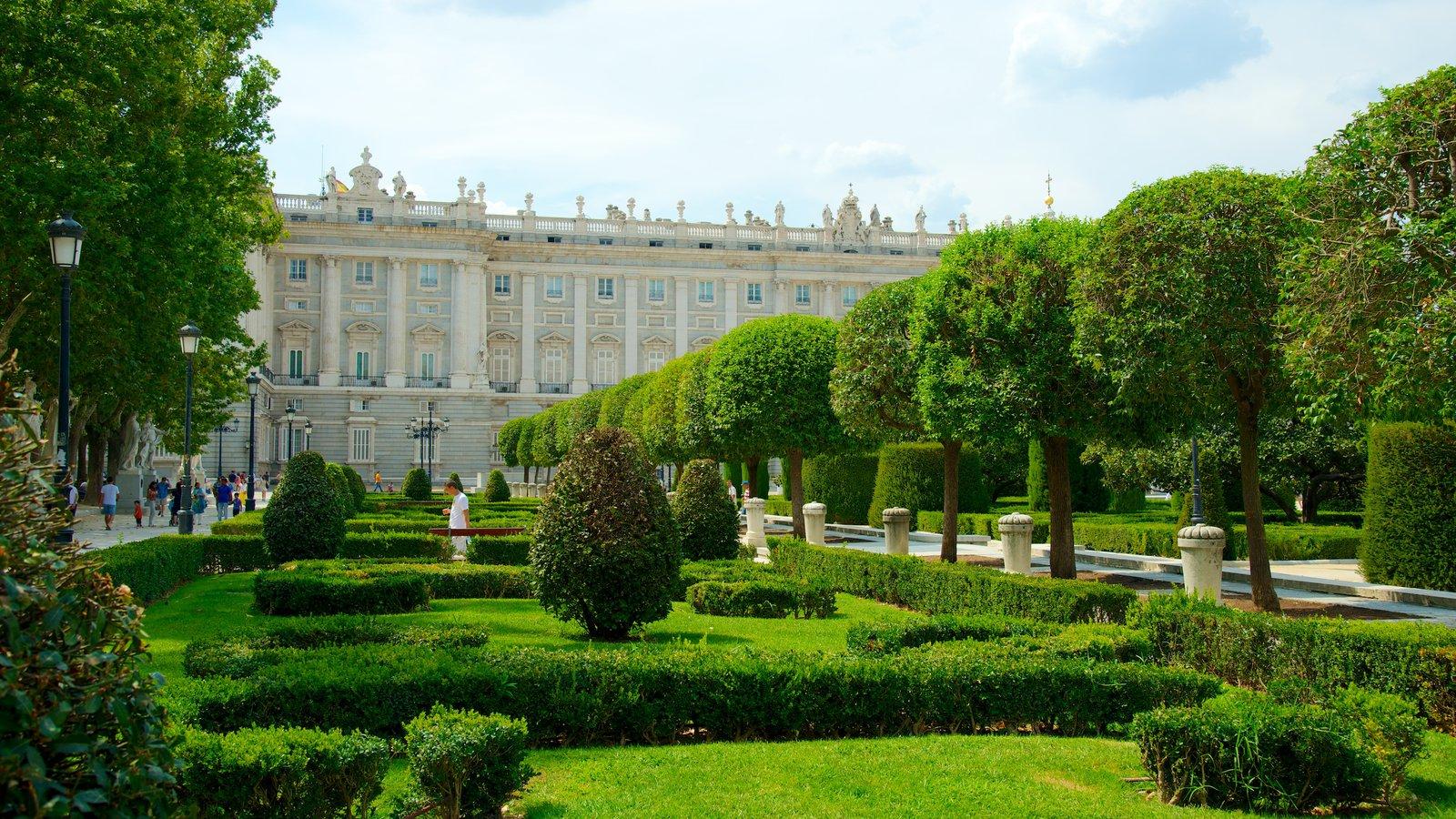 Gardens & parks pictures: View image of Madrid Provence