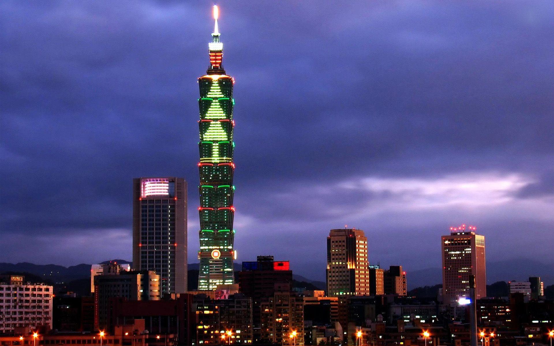 Sky Touching Taipei 101 Wallpapers