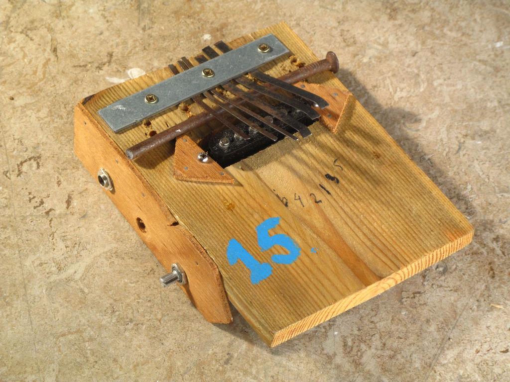 Trash Kalimba Musical Instrument: 9 Steps