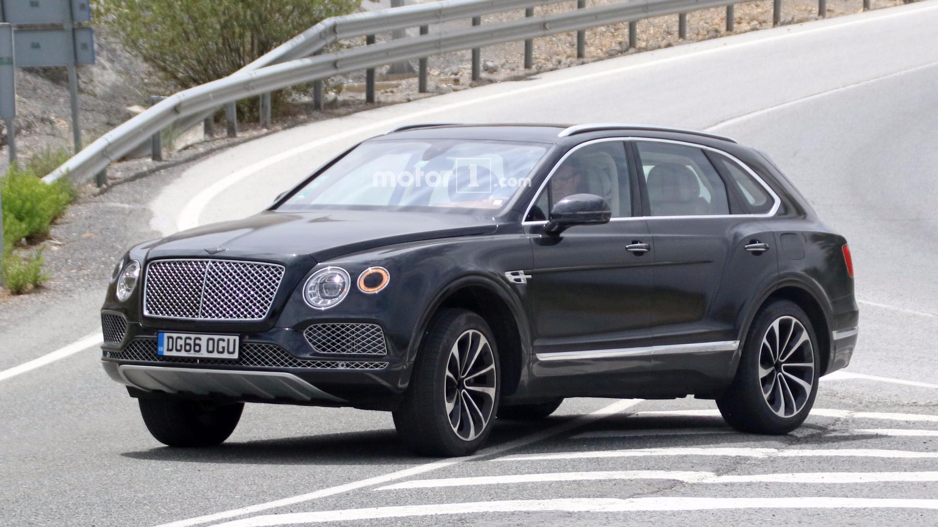 Bentley Bentayga Plug