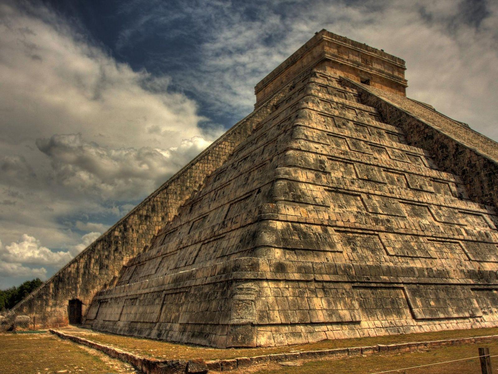 Chichen Itza HD Wallpapers and Backgrounds