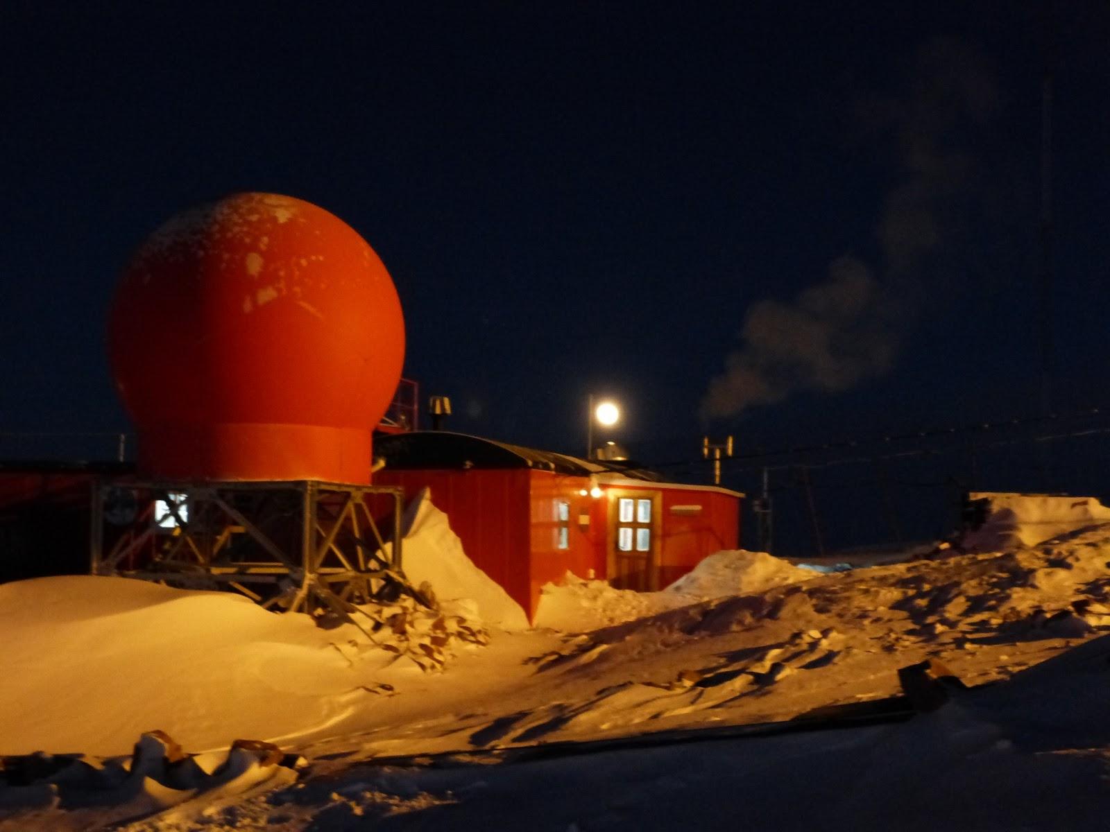 Tierra de Pingüinos: ENNTREVISTA AL JEFE DE LA BASE ANTÀRTICA