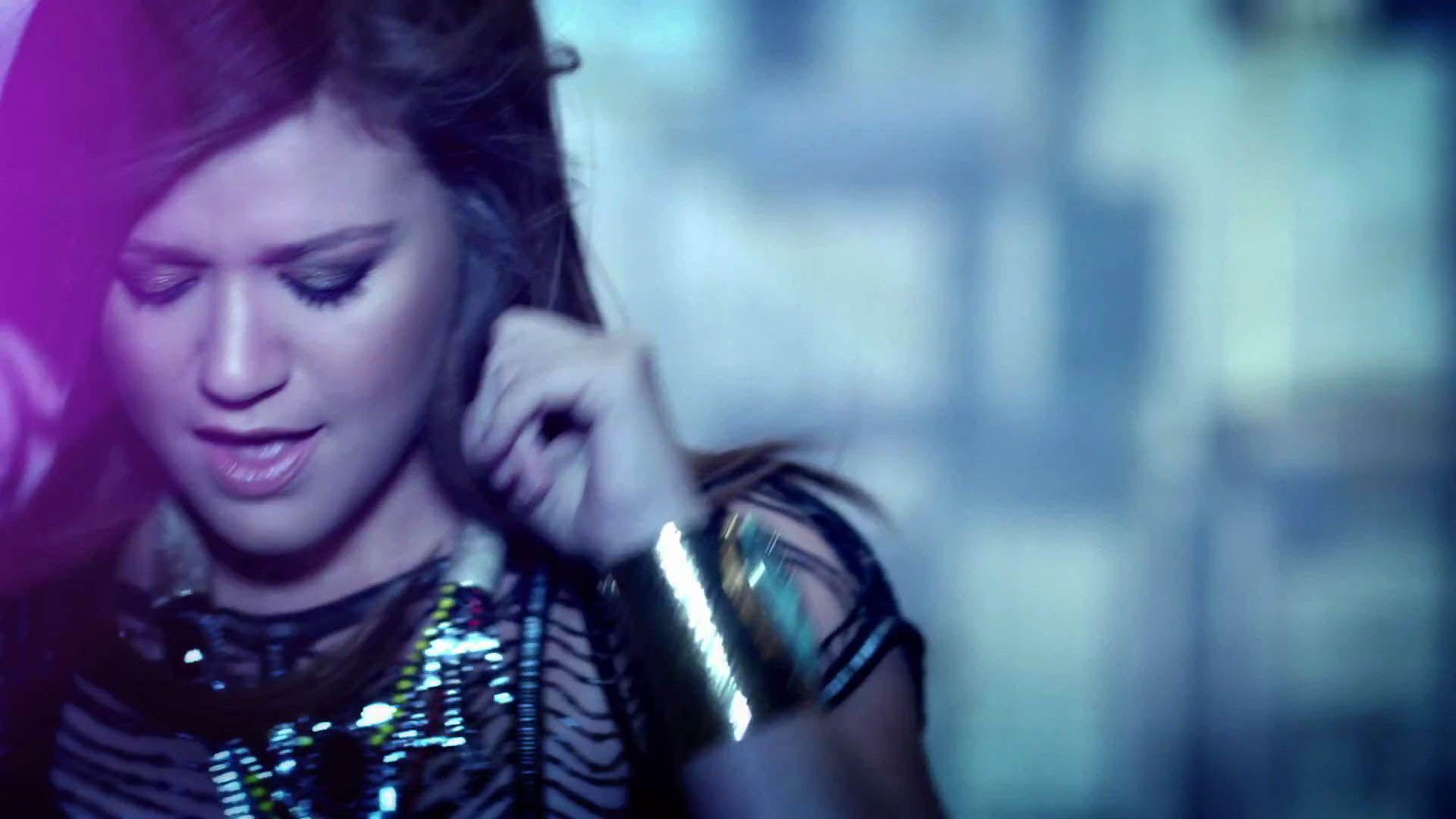 Kelly Clarkson Video Clip