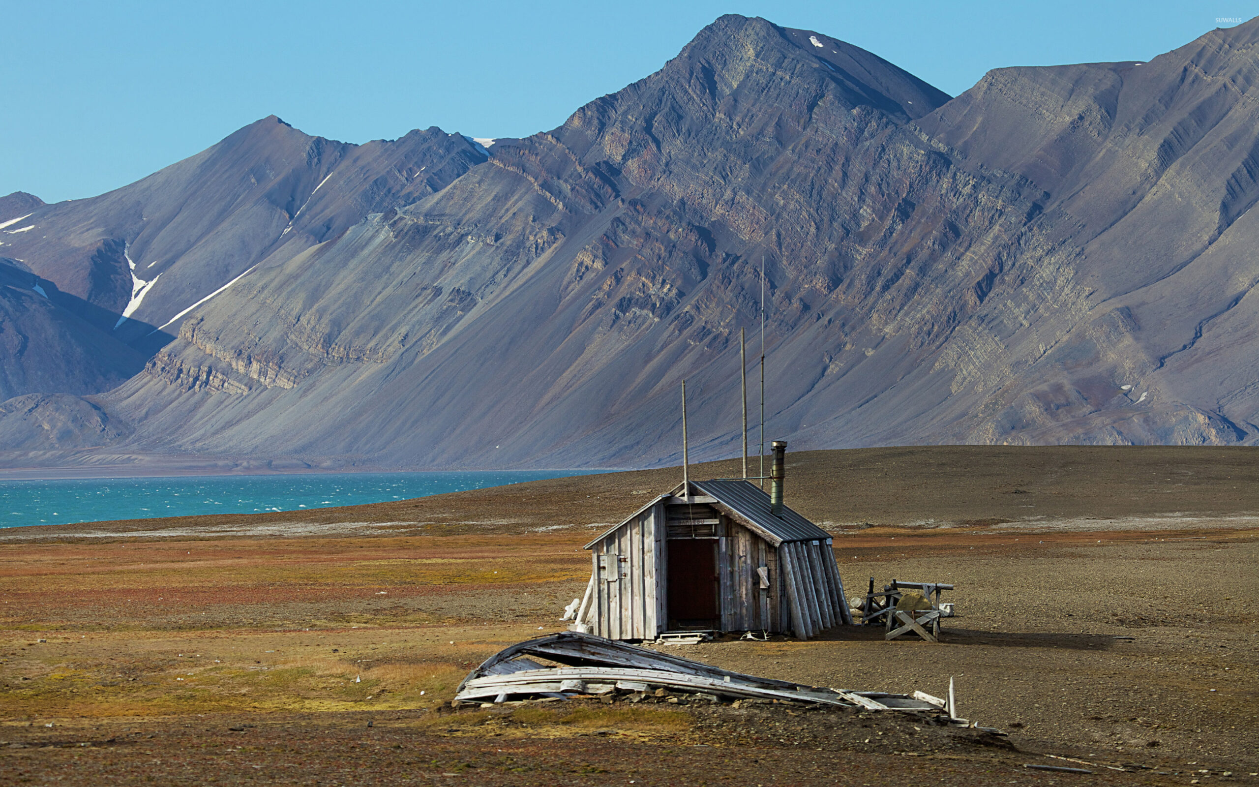 Abandoned house in Svalbard, Norway wallpapers