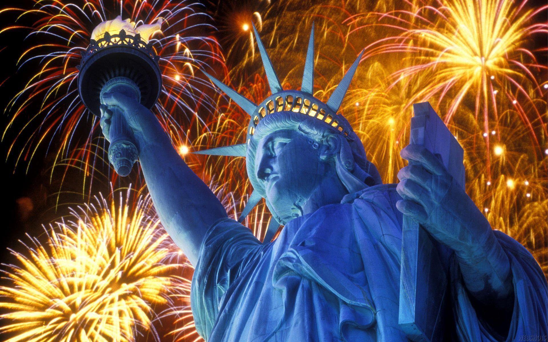 4th of July Fireworks in Statue of Liberty Exclusive HD Wallpapers