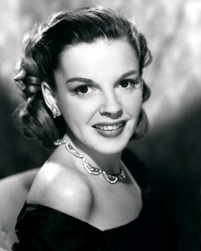 Gallery For > Judy Garland Wallpapers