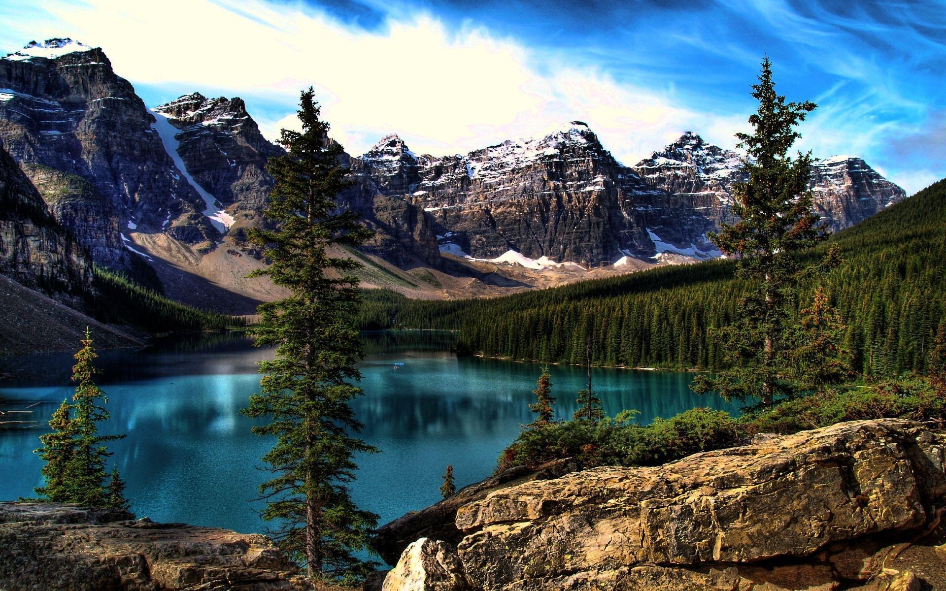 20 Beautiful HD Lake Wallpapers