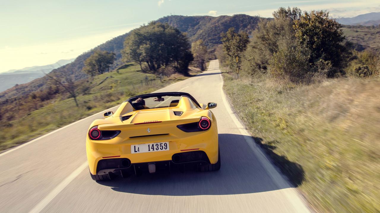 Wallpapers: Ferrari 488 Spider in Italy