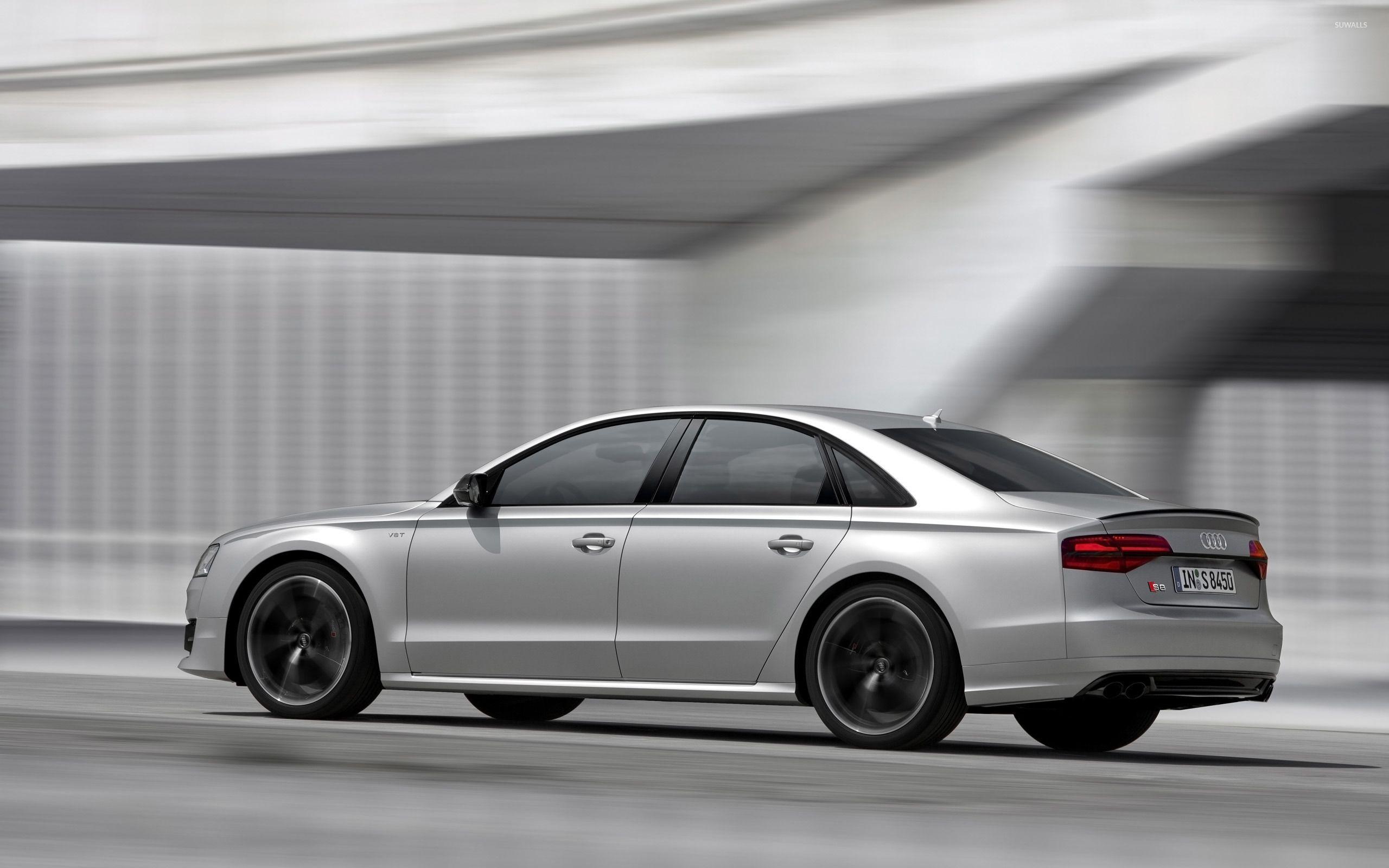 2016 Silver Audi S8 side view wallpapers