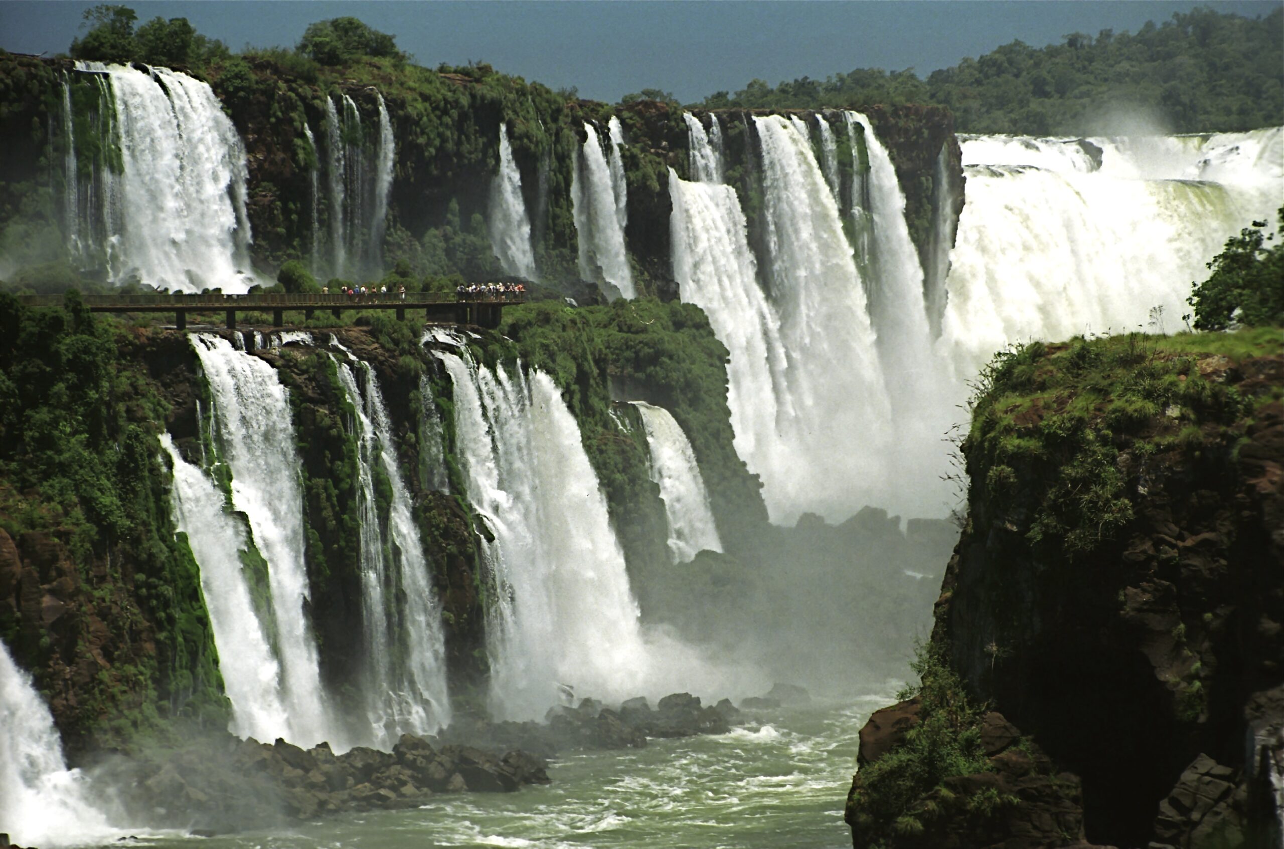 px 1351.22 KB Iguazu Falls