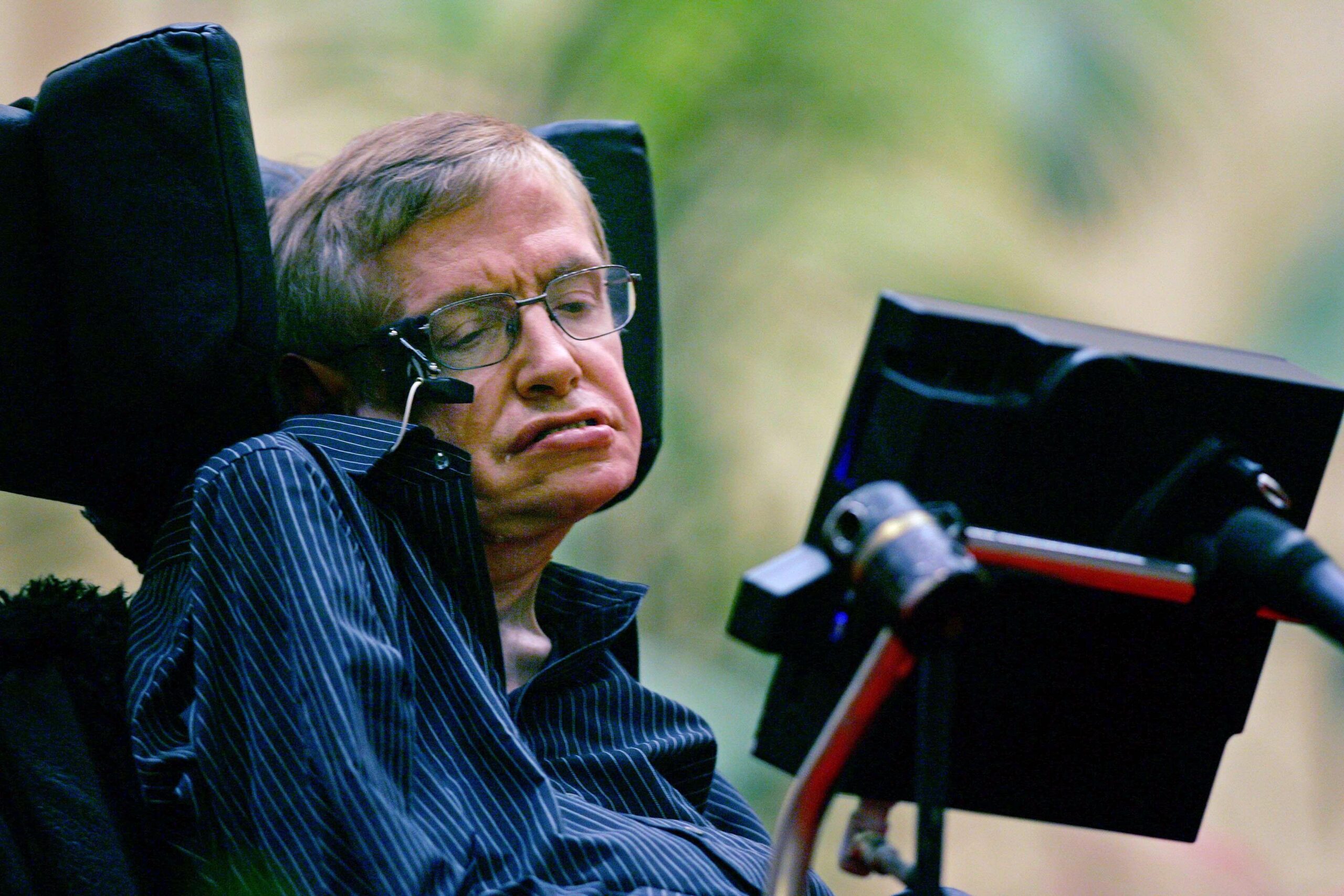 HD Stephen Hawking Wallpapers