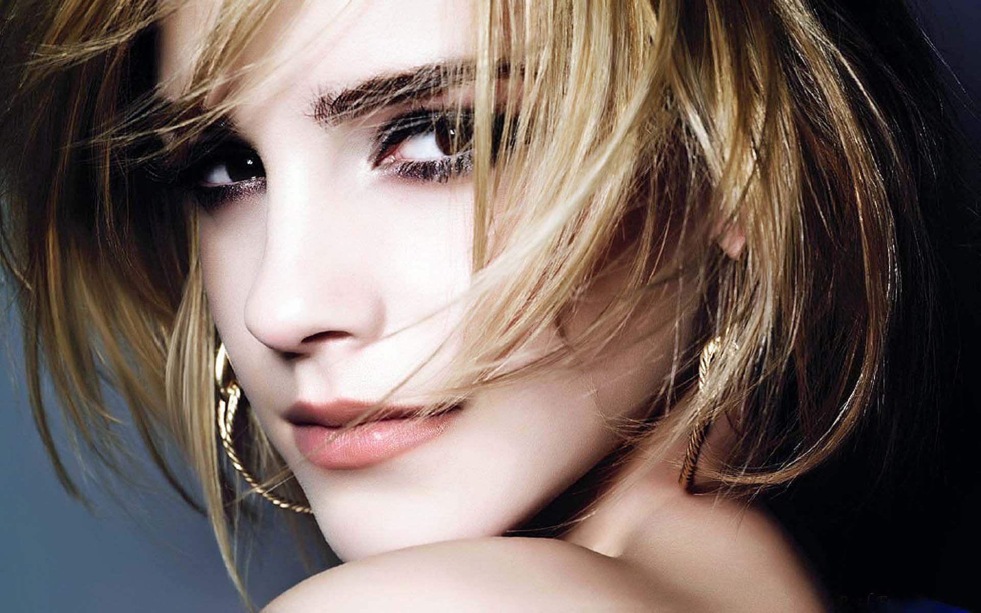 Team Emma Watson Pakistan)