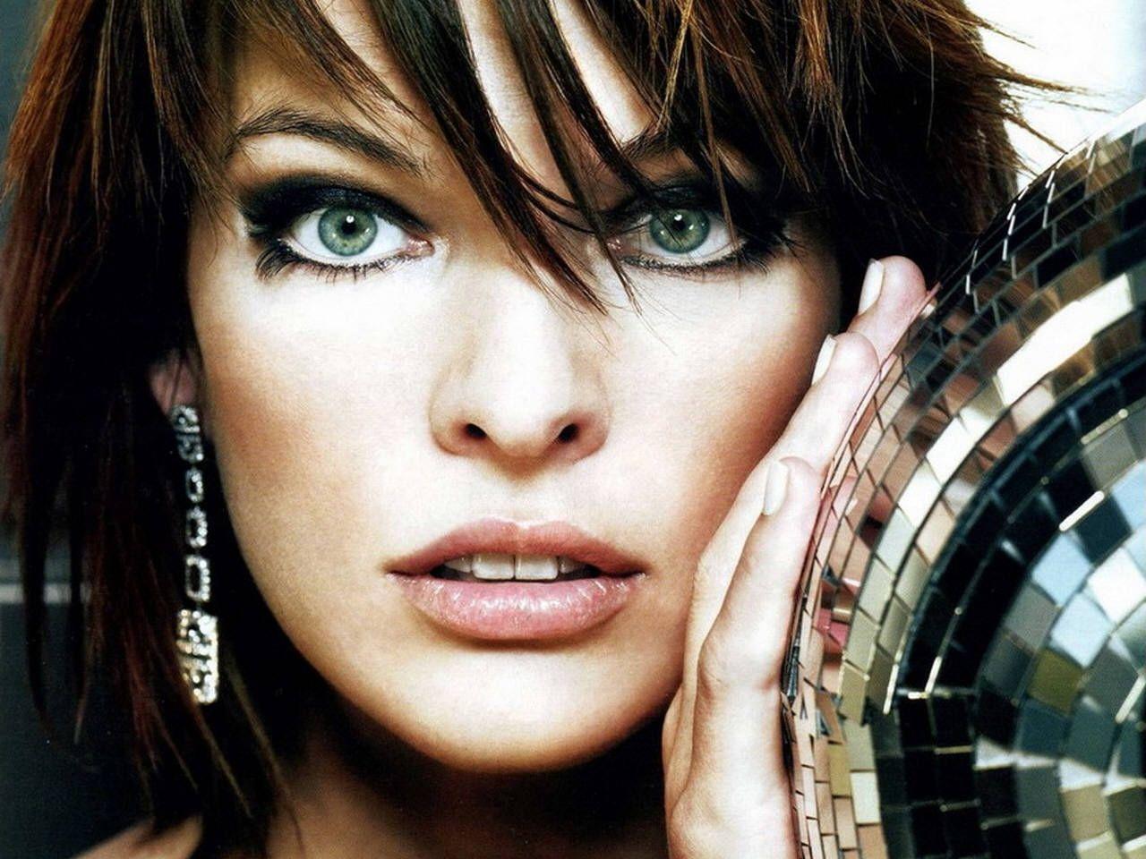 Milla Jovovich Wallpapers