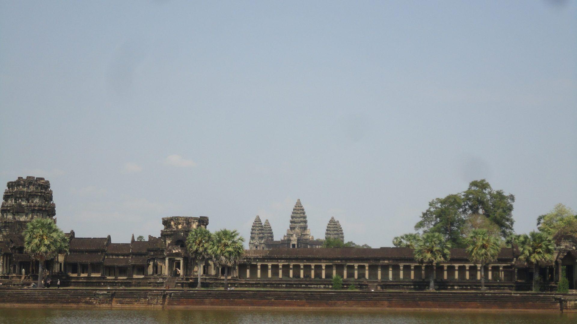 Angkor Tag wallpapers: Temple Entrance Angkor Wat Siem Reap