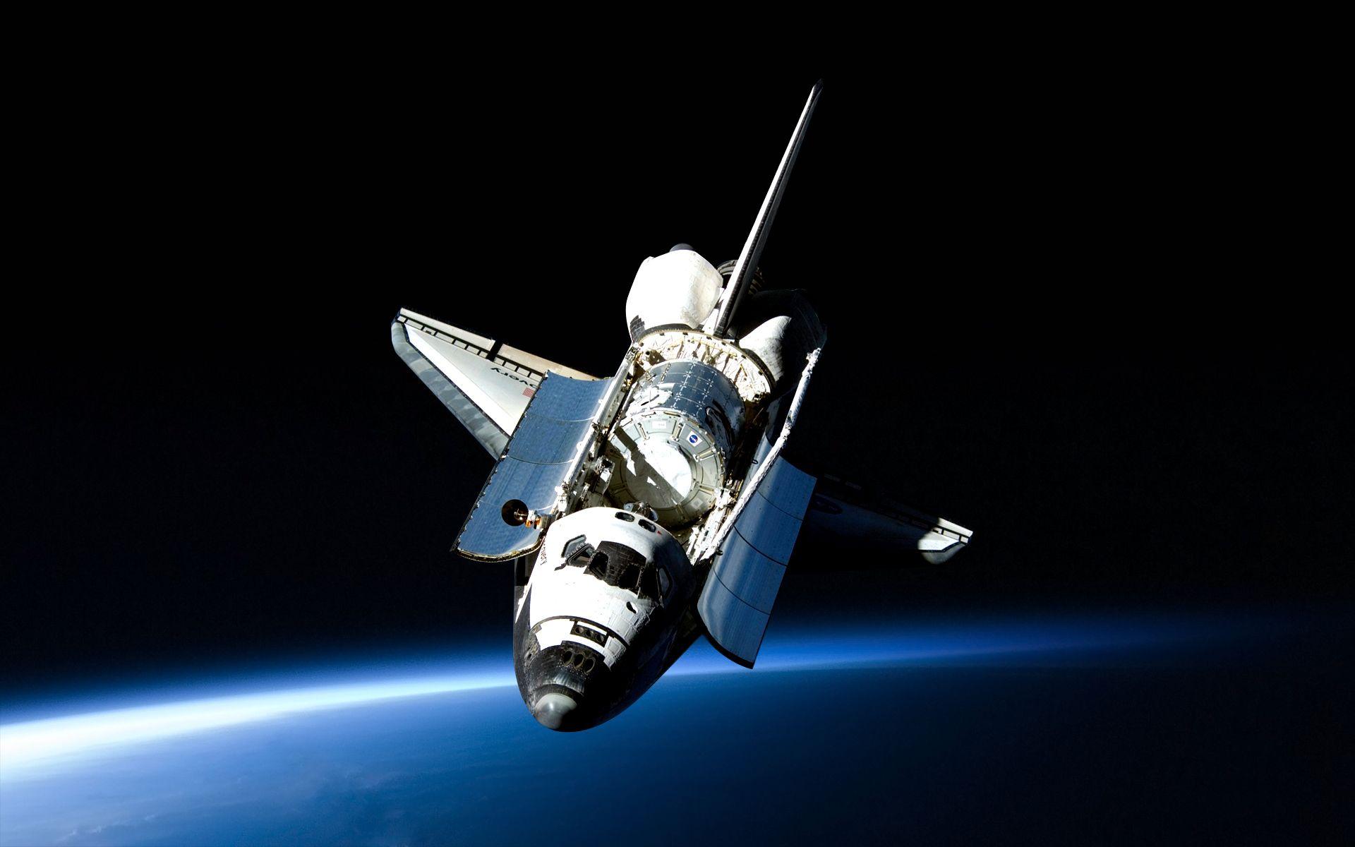 Space Shuttle Discovery posing for a great wallpaper. : space