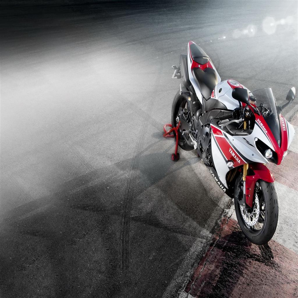 Yamaha Yzf R1 Bike HD Photo