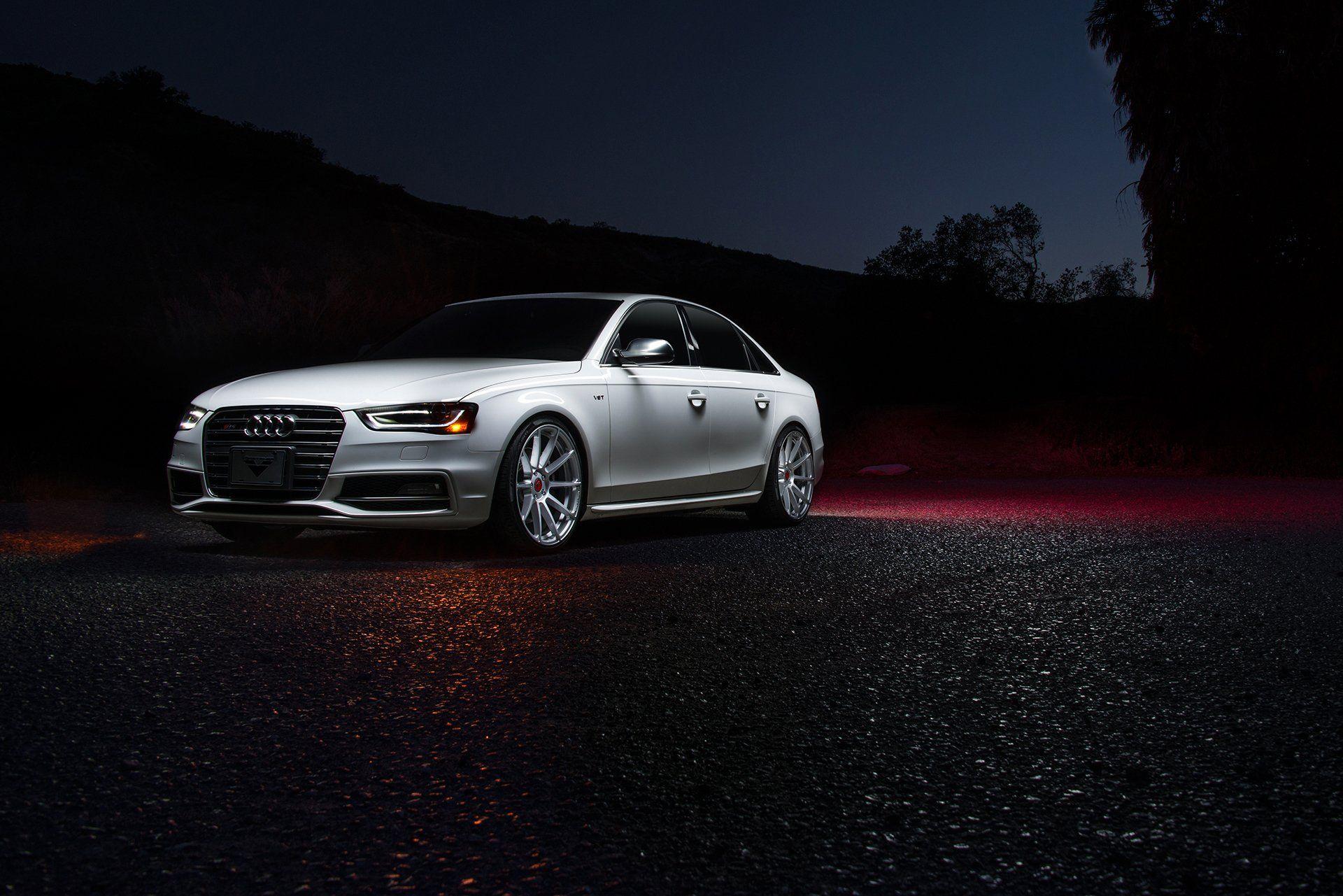 25 Audi S4 HD Wallpapers