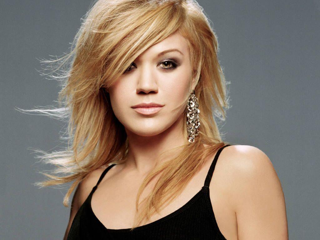 Kelly Clarkson HD Desktop Wallpapers