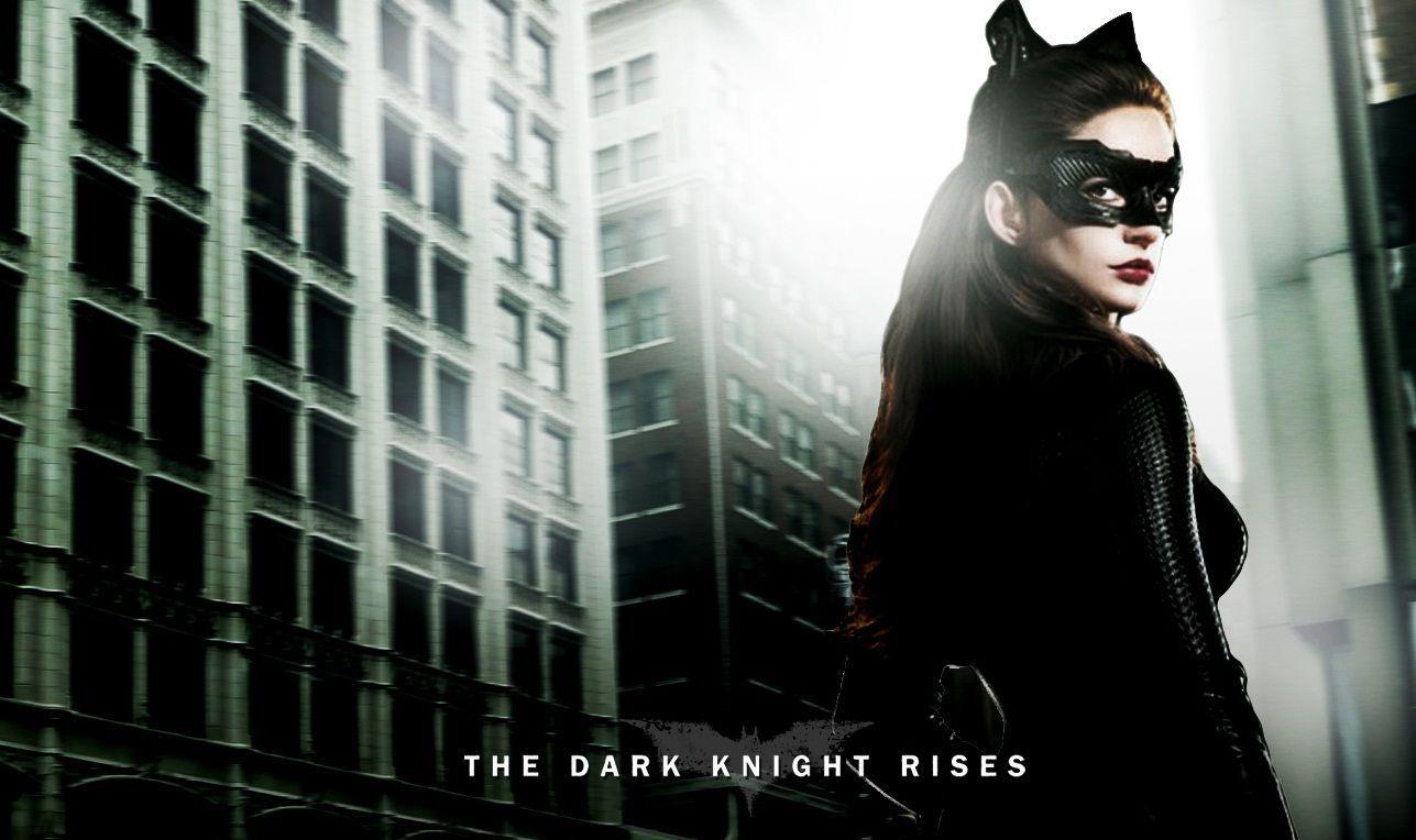 9 Sizzling Anne Hathaway Catwoman Wallpapers