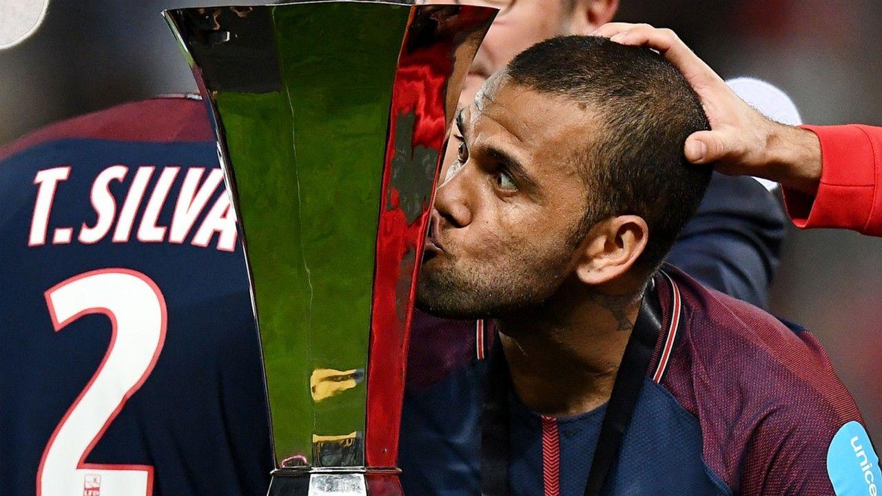 Transfer news: Dani Alves credits those who talked him away from