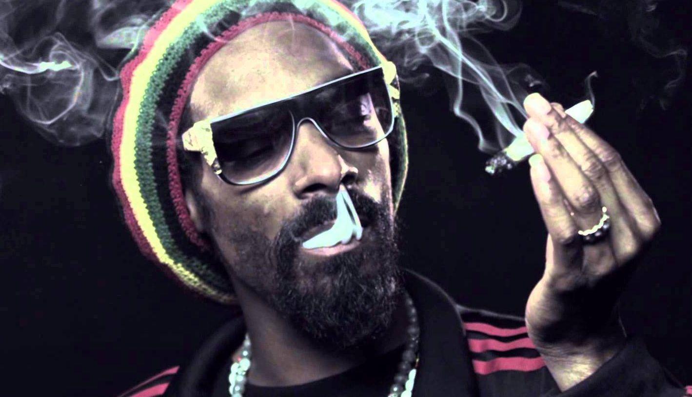 Imagenes Snoop Dogg Wiz Khalifa French Inhale 118476.8 Wallpapers