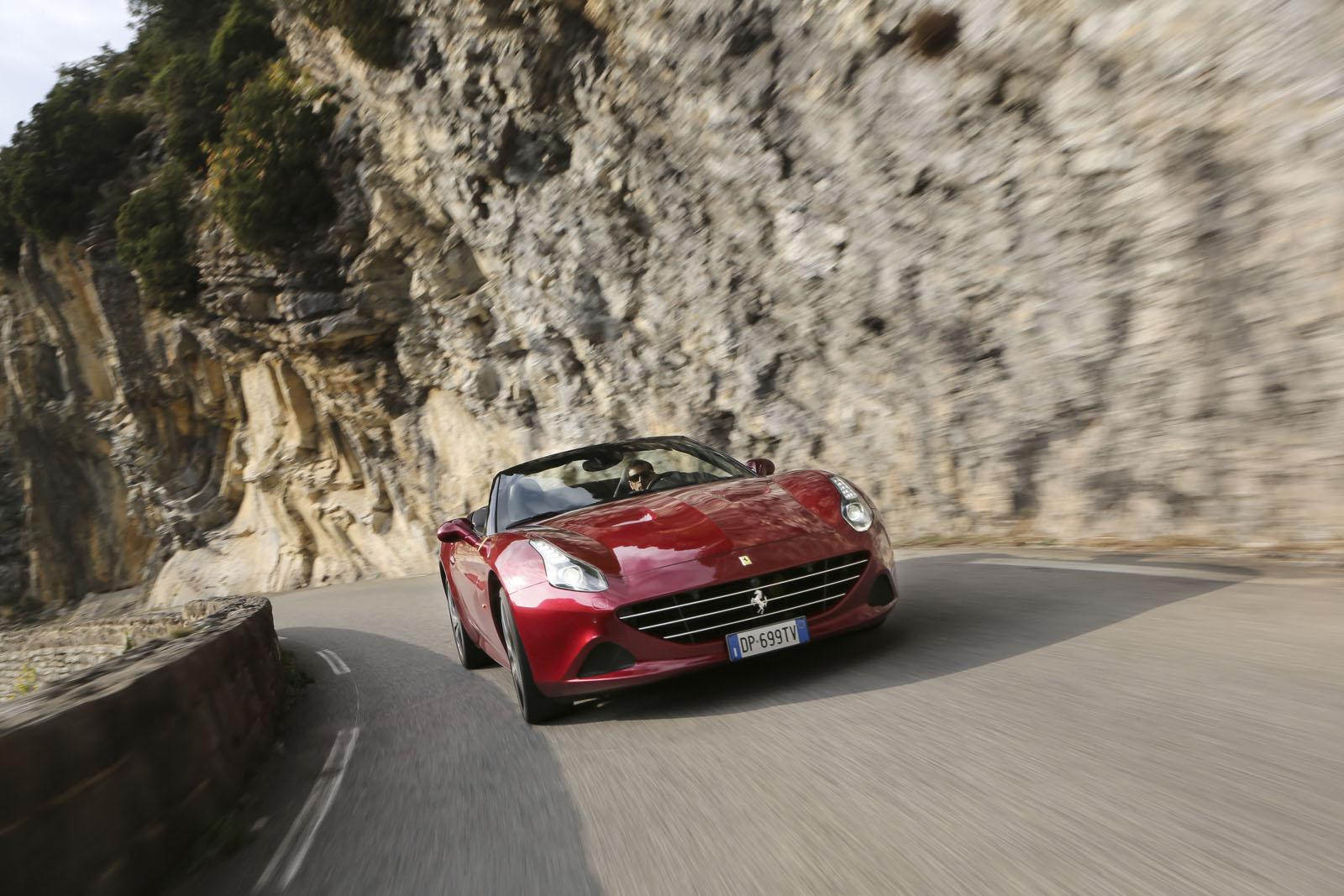 2015 Ferrari California T Android Wallpapers